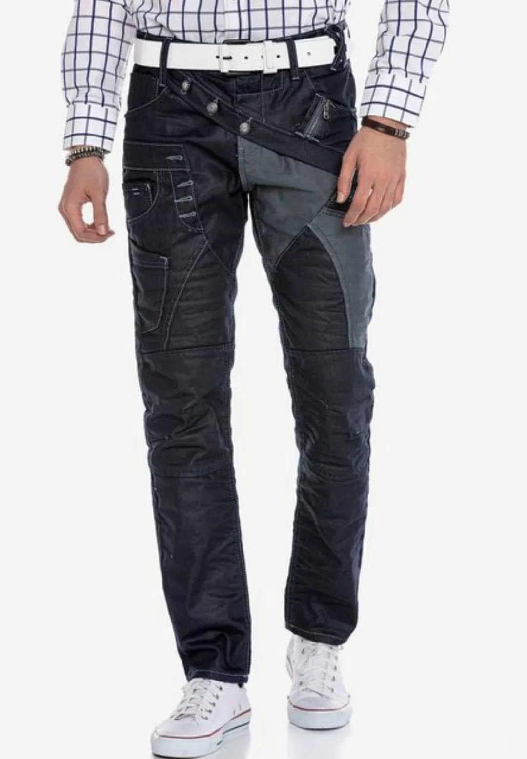 Cipo & Baxx Bequeme Jeans mit extravaganten Teilungsnähten in Straight Fit günstig online kaufen
