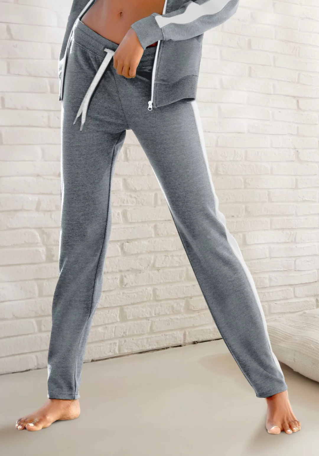 Bench. Loungewear Loungehose, mit Seitenstreifen und geradem Bein, Loungean günstig online kaufen