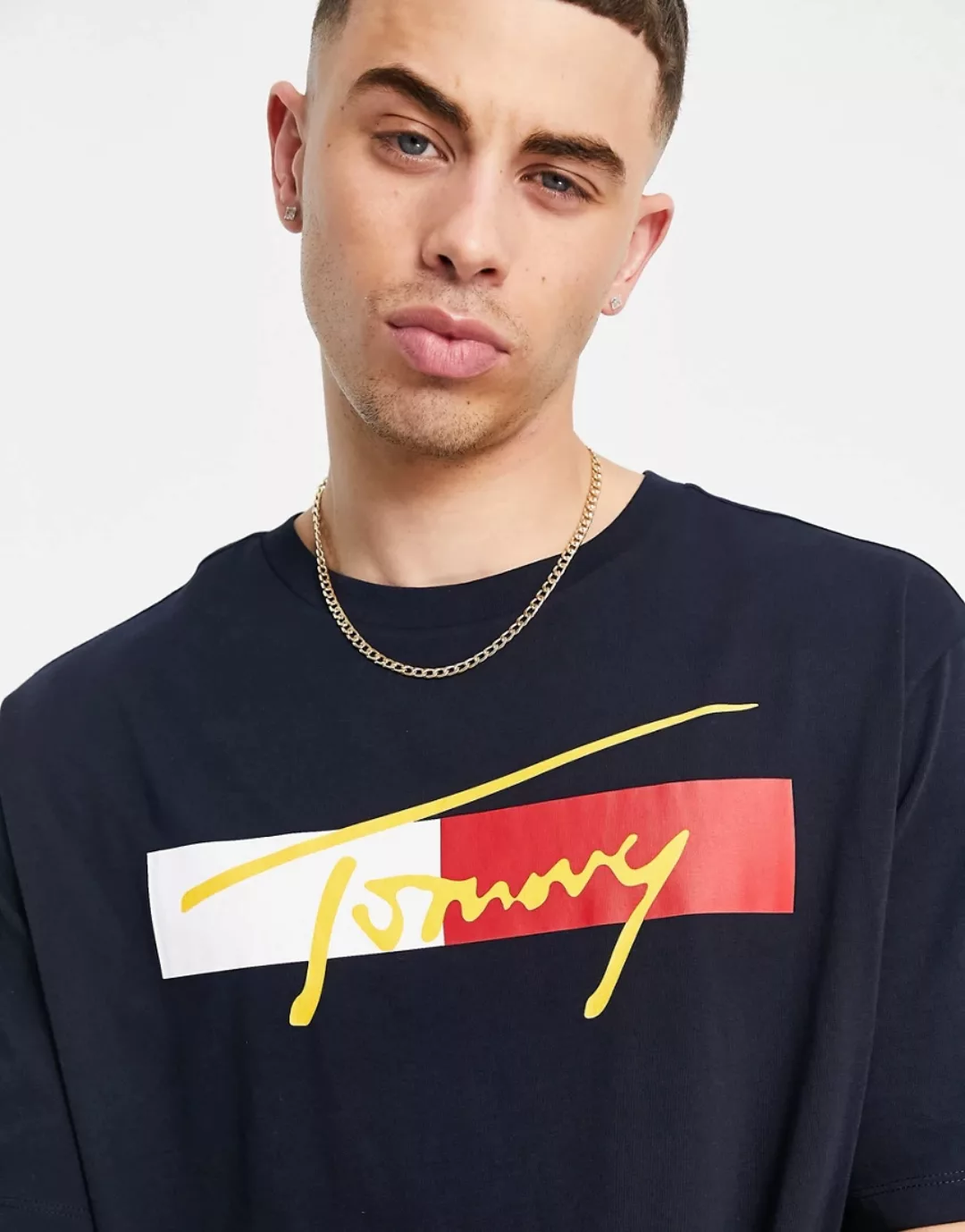 Tommy Hilfiger – Strand-T-Shirt in Marineblau mit Logo-Schriftzug günstig online kaufen