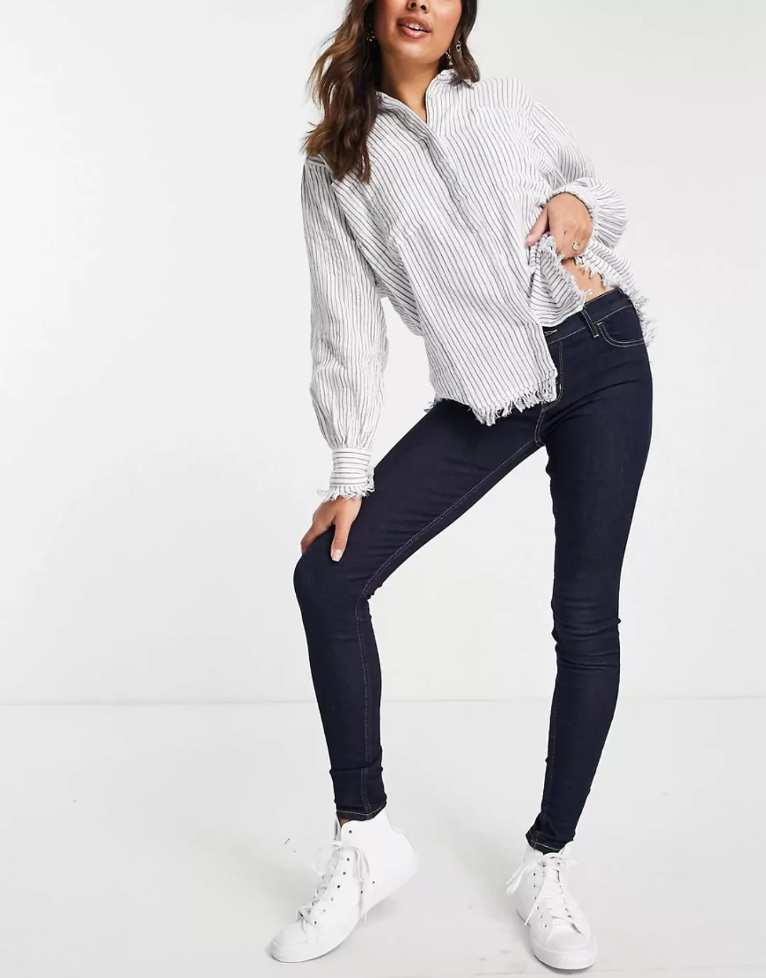Levi's 710 – Innovation – Super enge Jeans mit Galaxiemuster in Schwarz günstig online kaufen
