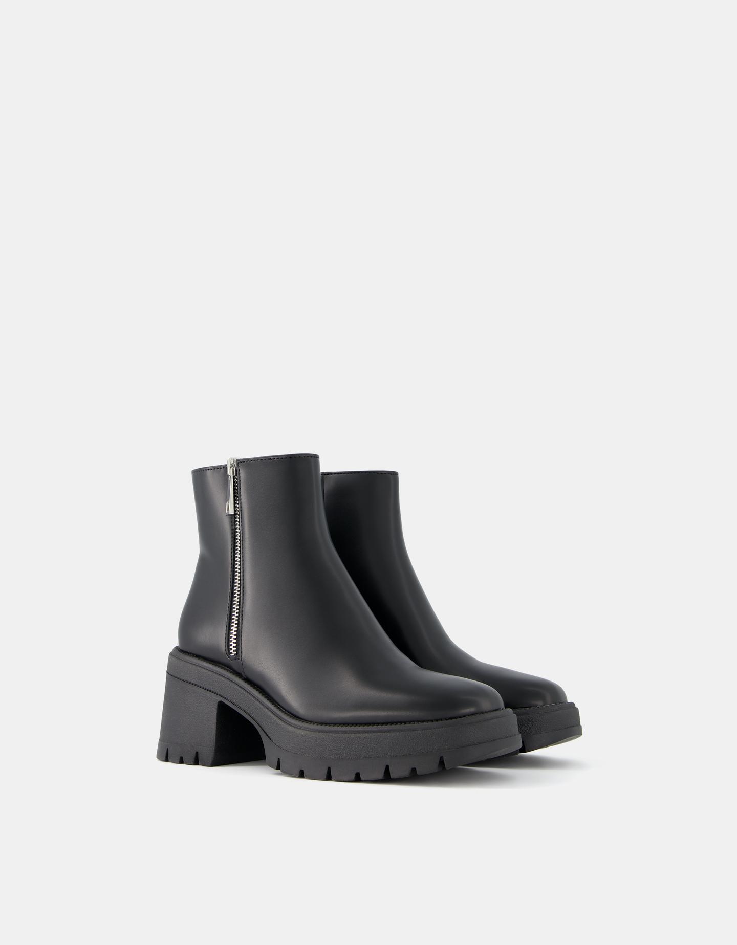 Bershka Flache Stiefeletten Mit Reißverschluss Damen 39 Schwarz günstig online kaufen