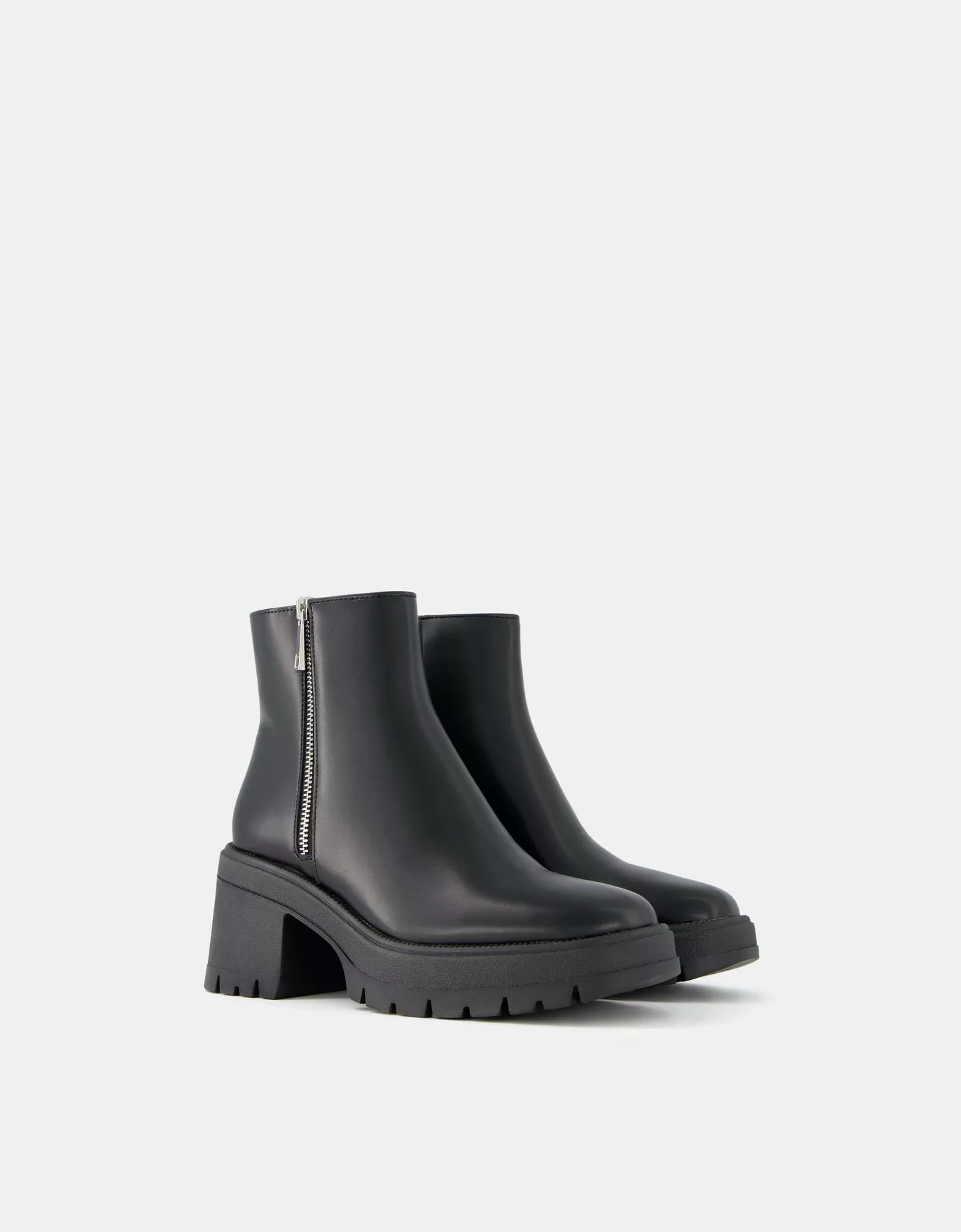 Bershka Flache Stiefeletten Mit Reißverschluss Damen 38 Schwarz günstig online kaufen