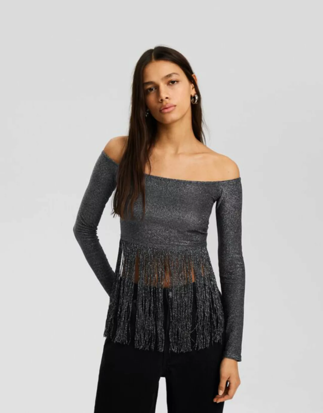 Bershka Glitzerndes Bardot-Langarmshirt Mit Fransen Damen M Schwarz günstig online kaufen