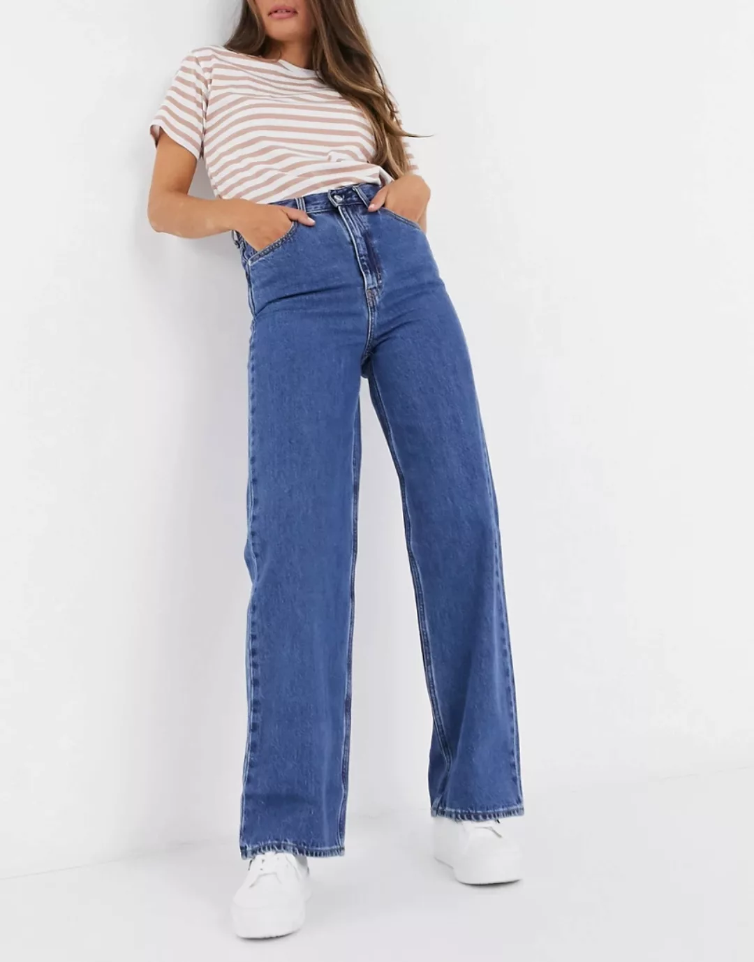 Levi's – Gerade und weit geschnittene Jeans mit hohem Bund in Dunkelblau günstig online kaufen