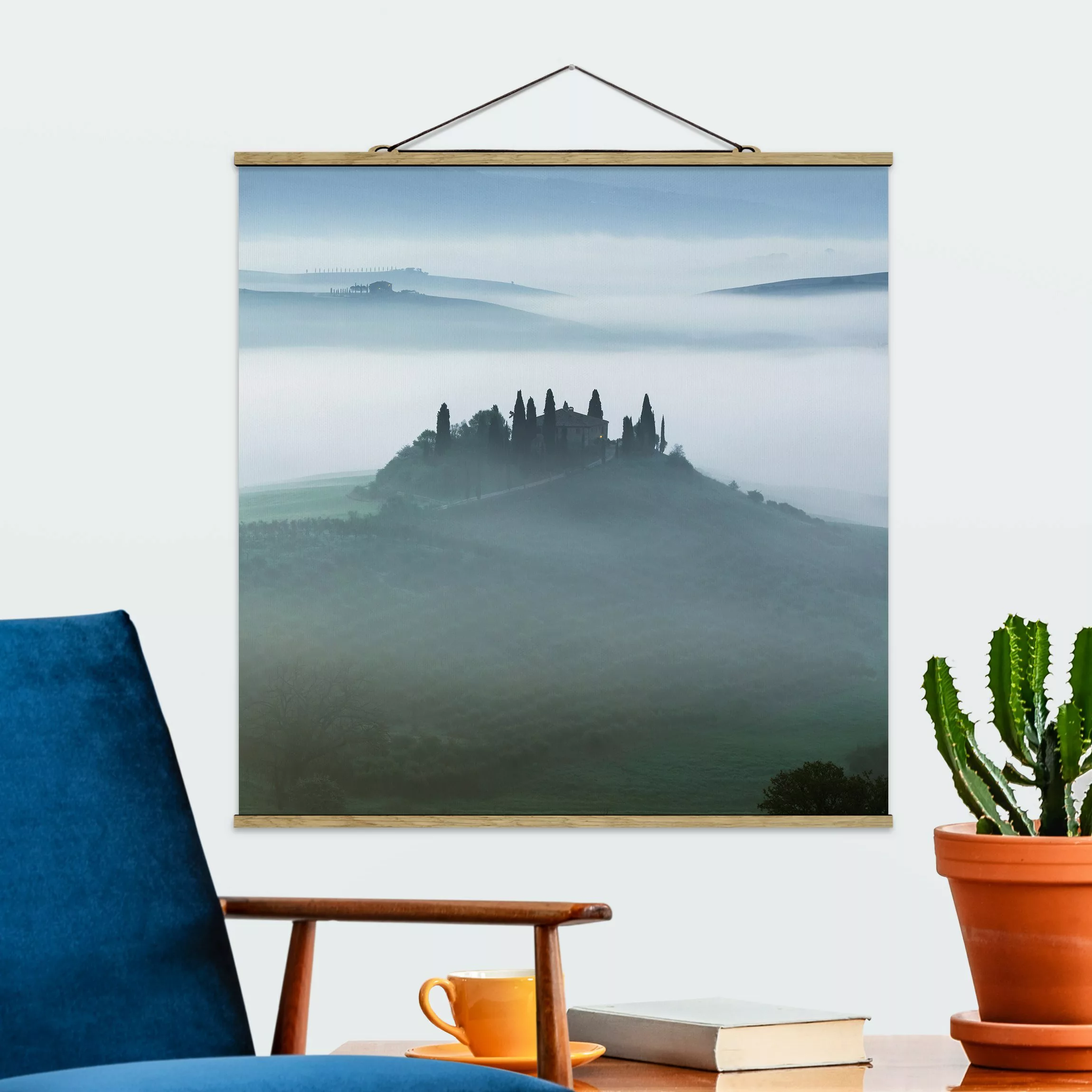 Stoffbild mit Posterleisten Bauernhaus im Nebel günstig online kaufen