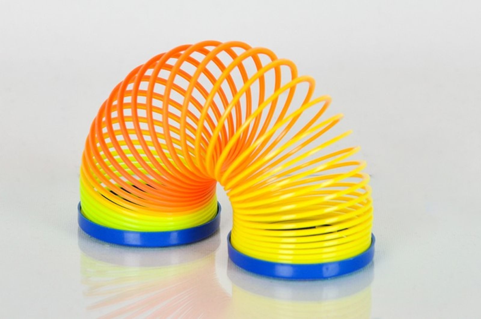 Gravidus Lernspielzeug Regenbogenspirale Treppenläufer Spirale Regenbogen günstig online kaufen