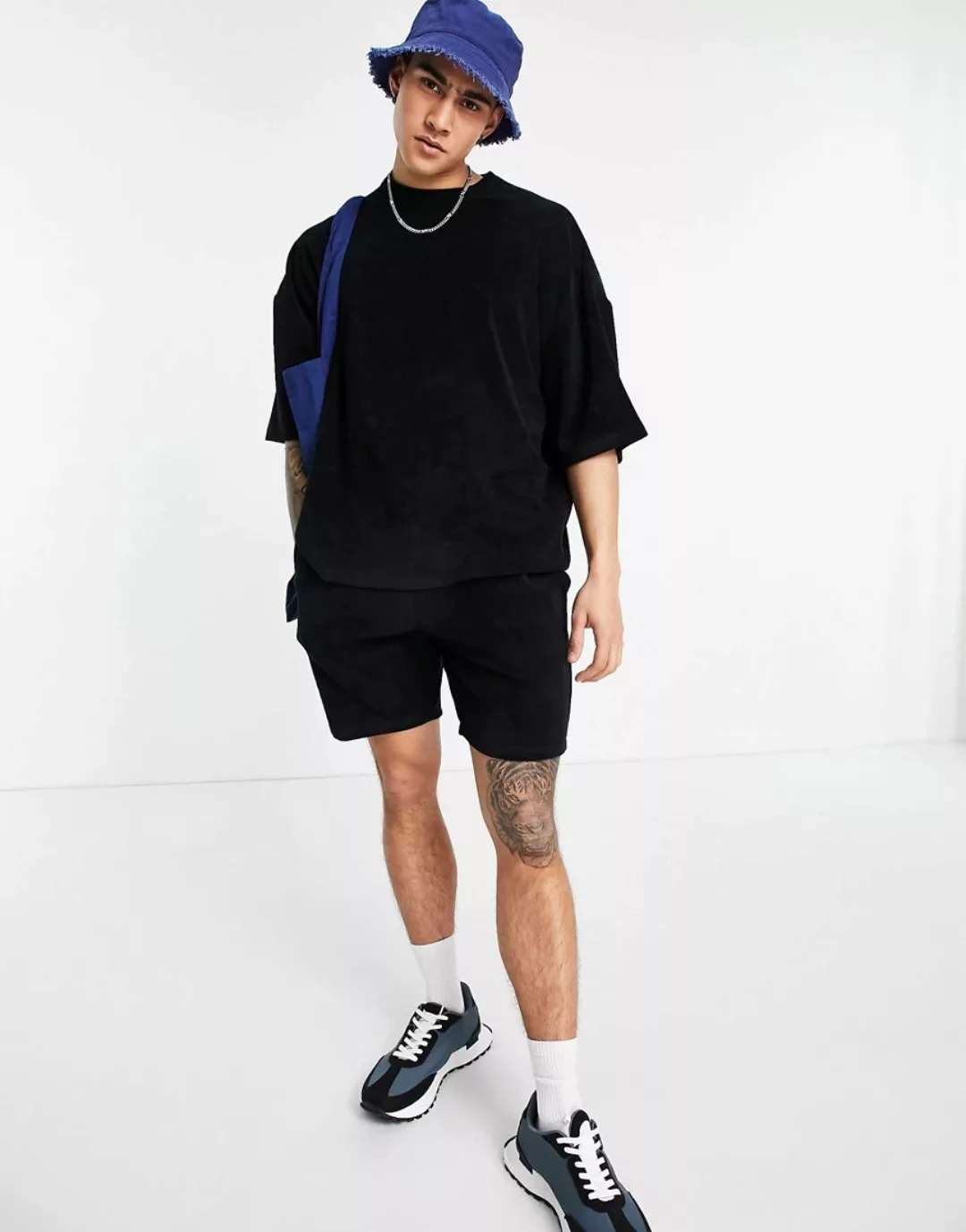 ASOS DESIGN – Oversize-Shorts aus Frottee in Schwarz, Kombiteil-Neutral günstig online kaufen