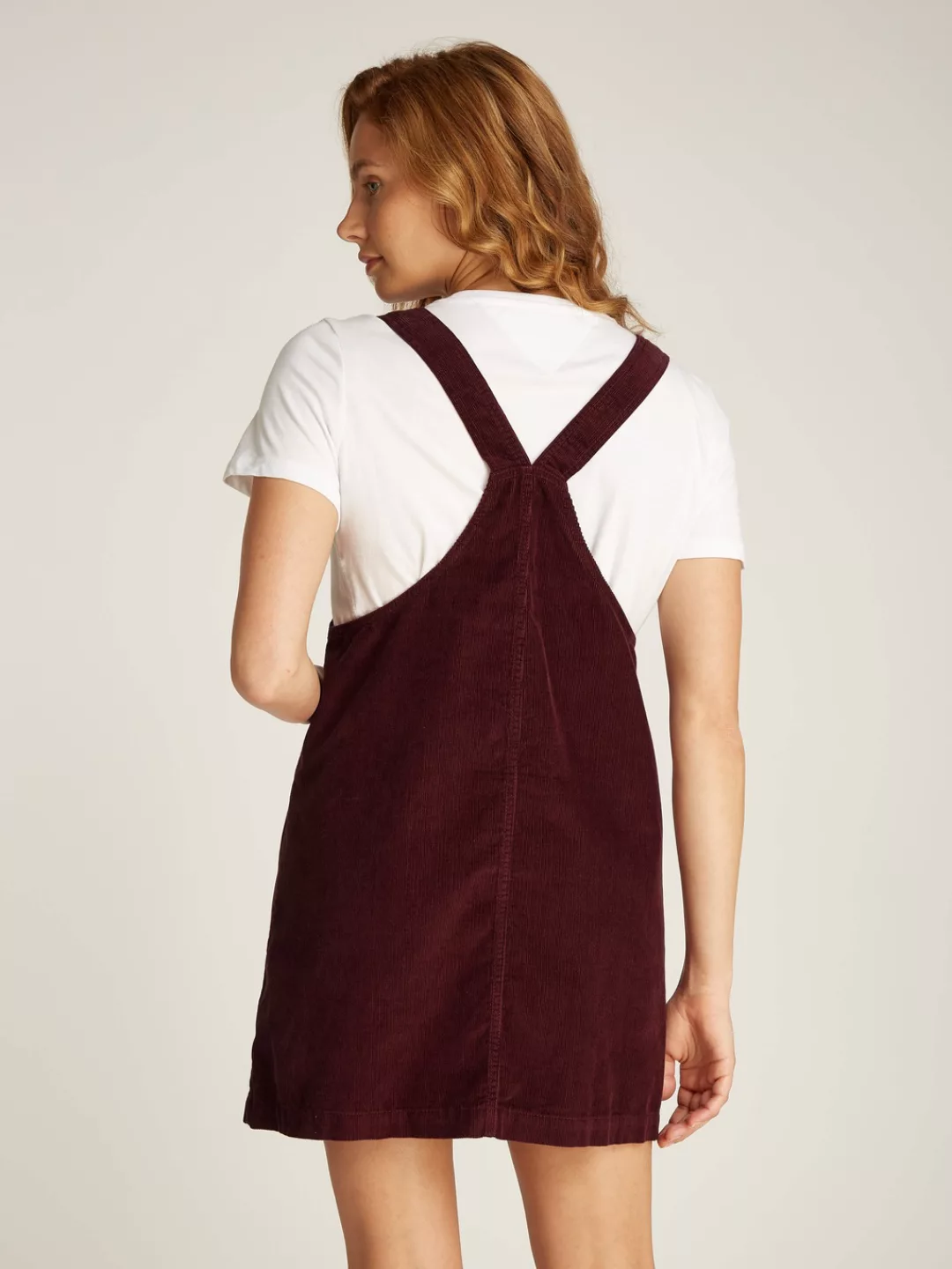 Tommy Jeans Cordkleid TJW FINE CORD PINAFORE DRESS aus Feincord günstig online kaufen