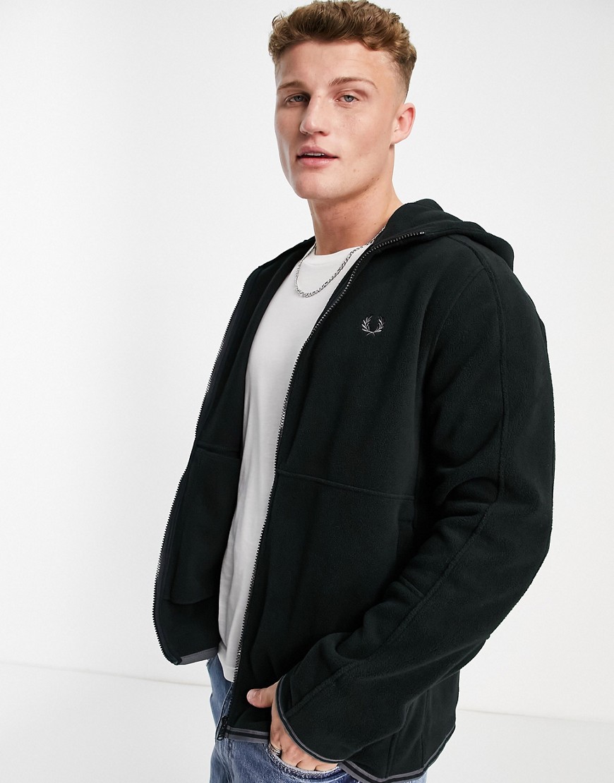 Fred Perry – Trainingsjacke mit Kapuze aus Polarfleece in Schwarz günstig online kaufen