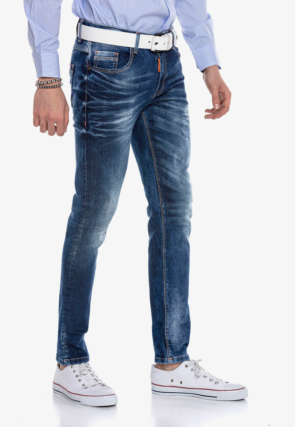 Cipo & Baxx Straight-Jeans, im modischen Straight-Fit-Schnitt günstig online kaufen