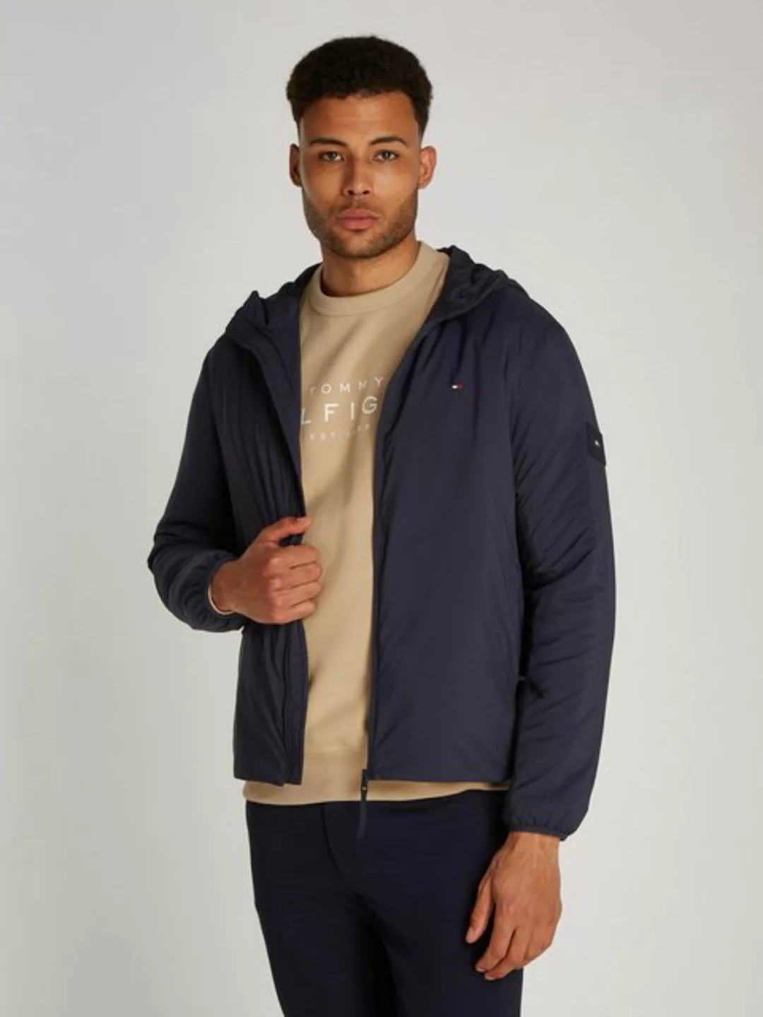 Tommy Hilfiger Kurzjacke TECH PACKABLE HOODED JACKET mit Logostickerei günstig online kaufen