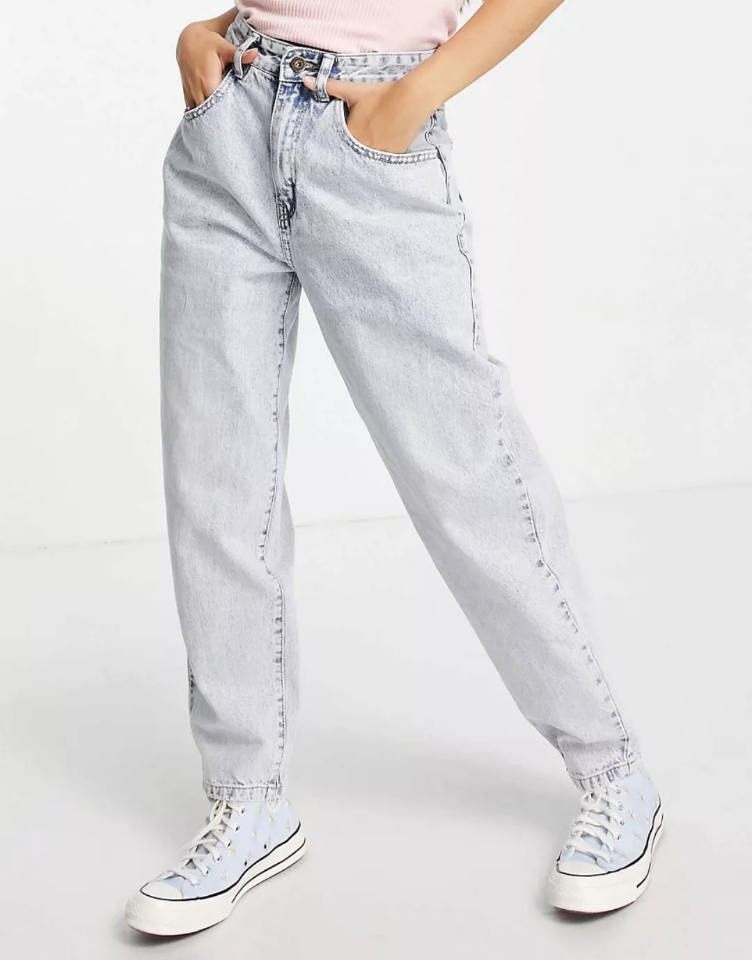 Cotton:On – Lässige Mom-Jeans in ausgebleichter Waschung-Blau günstig online kaufen