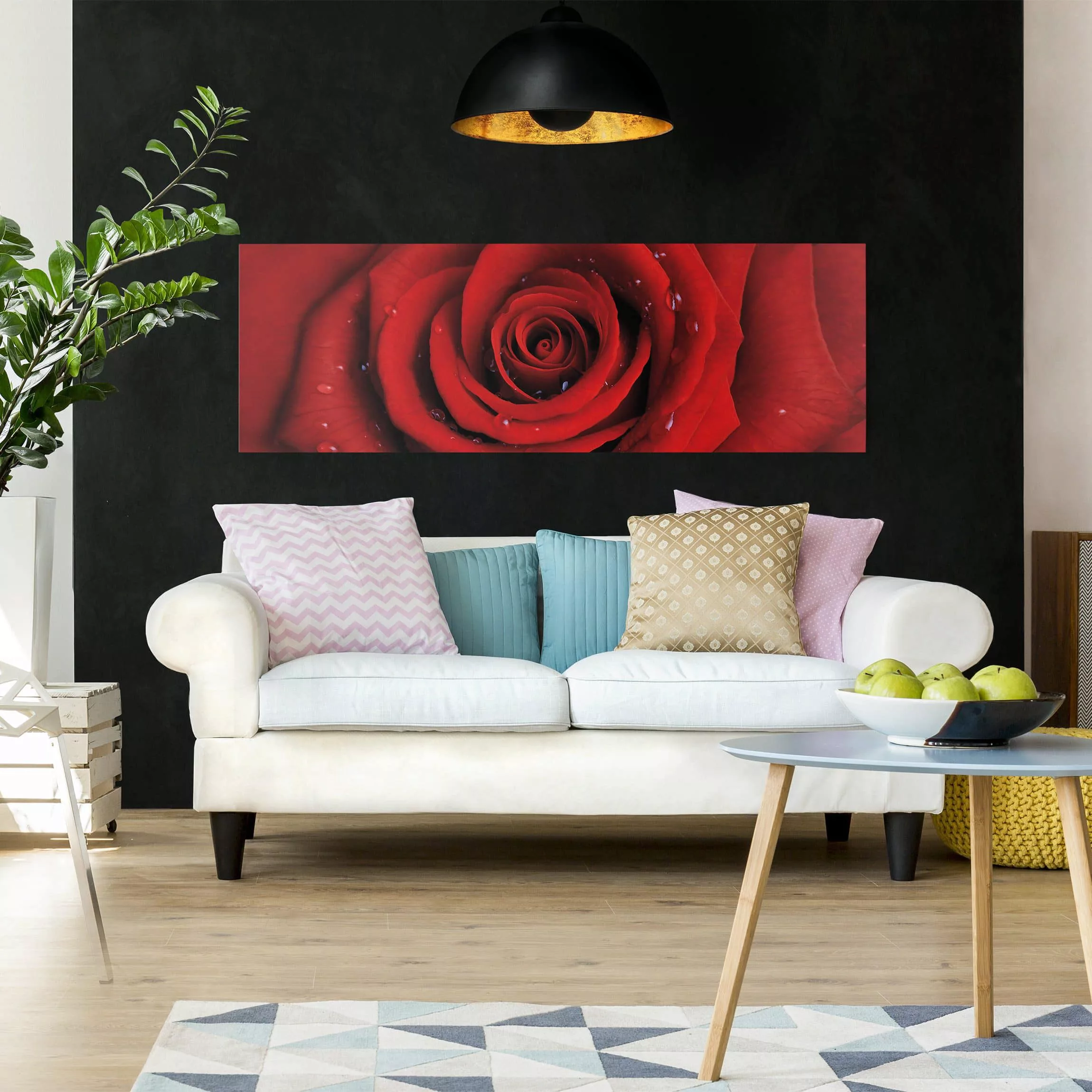 Leinwandbild Blumen - Panorama Rote Rose mit Wassertropfen günstig online kaufen