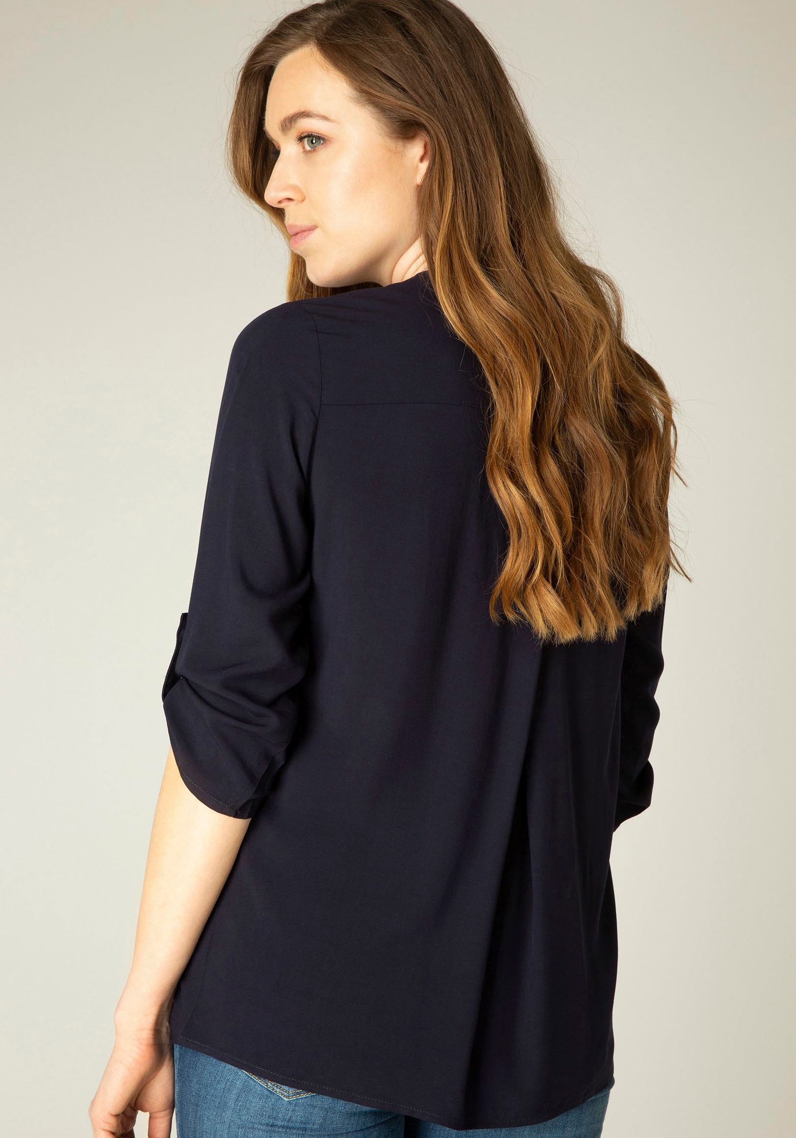 Base Level Shirtbluse, mit V-Ausschnitt günstig online kaufen