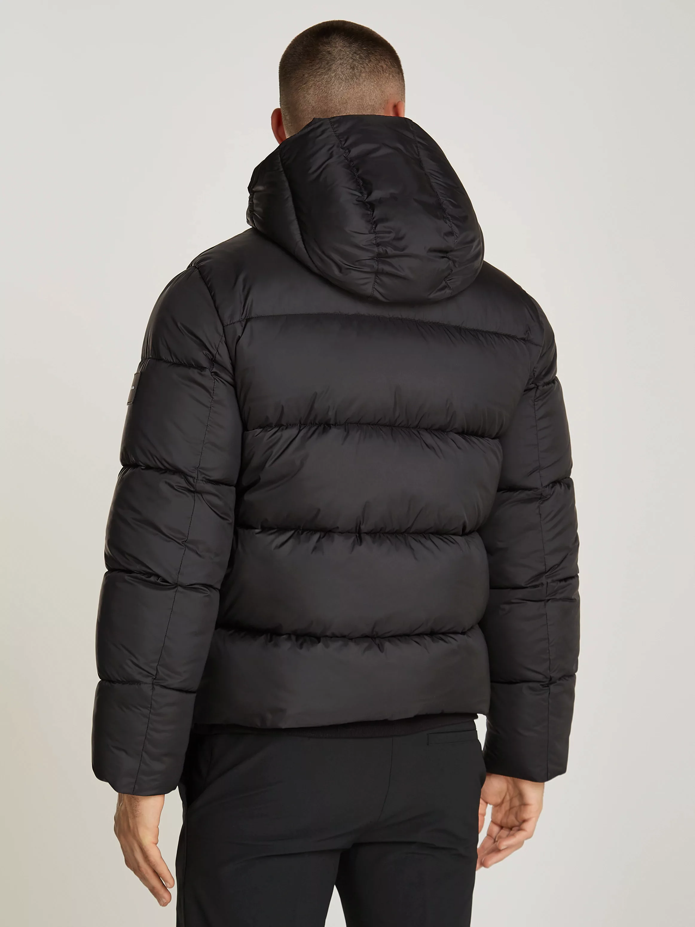 Calvin Klein Outdoorjacke HOODED QUILT PUFFER MW mit Logopatch günstig online kaufen