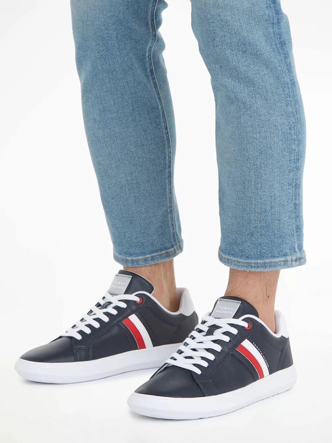 Tommy Hilfiger Sneaker "ESSENTIAL LEATHER CUPSOLE", mit typischen Streifen, günstig online kaufen