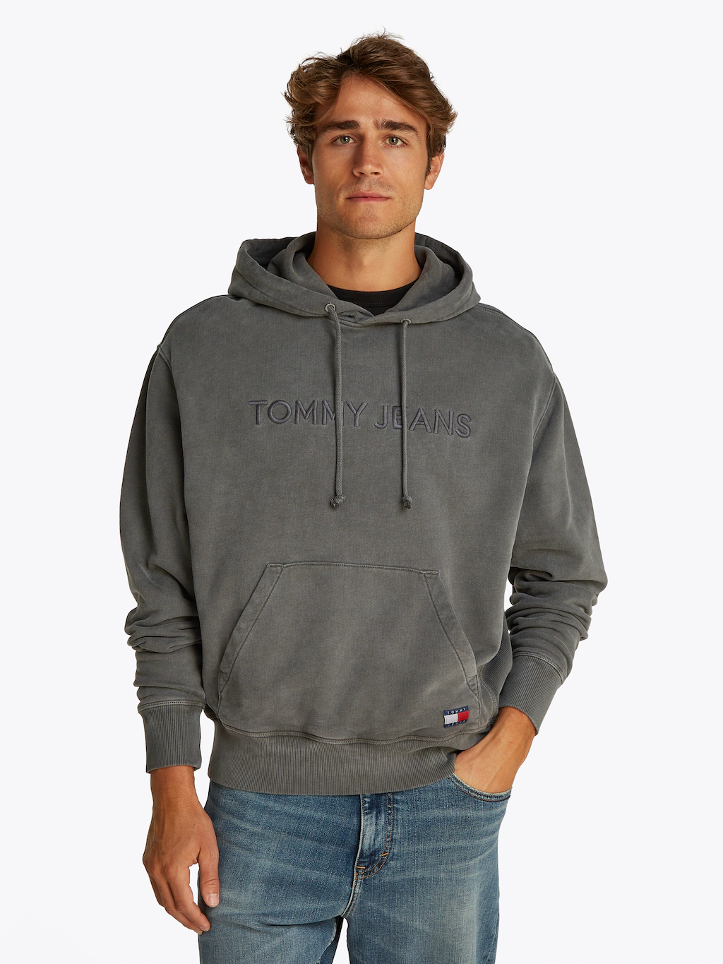 Tommy Jeans Hoodie "TJM RLX TJ LABEL HOODIE", mit großer Logostickerei günstig online kaufen