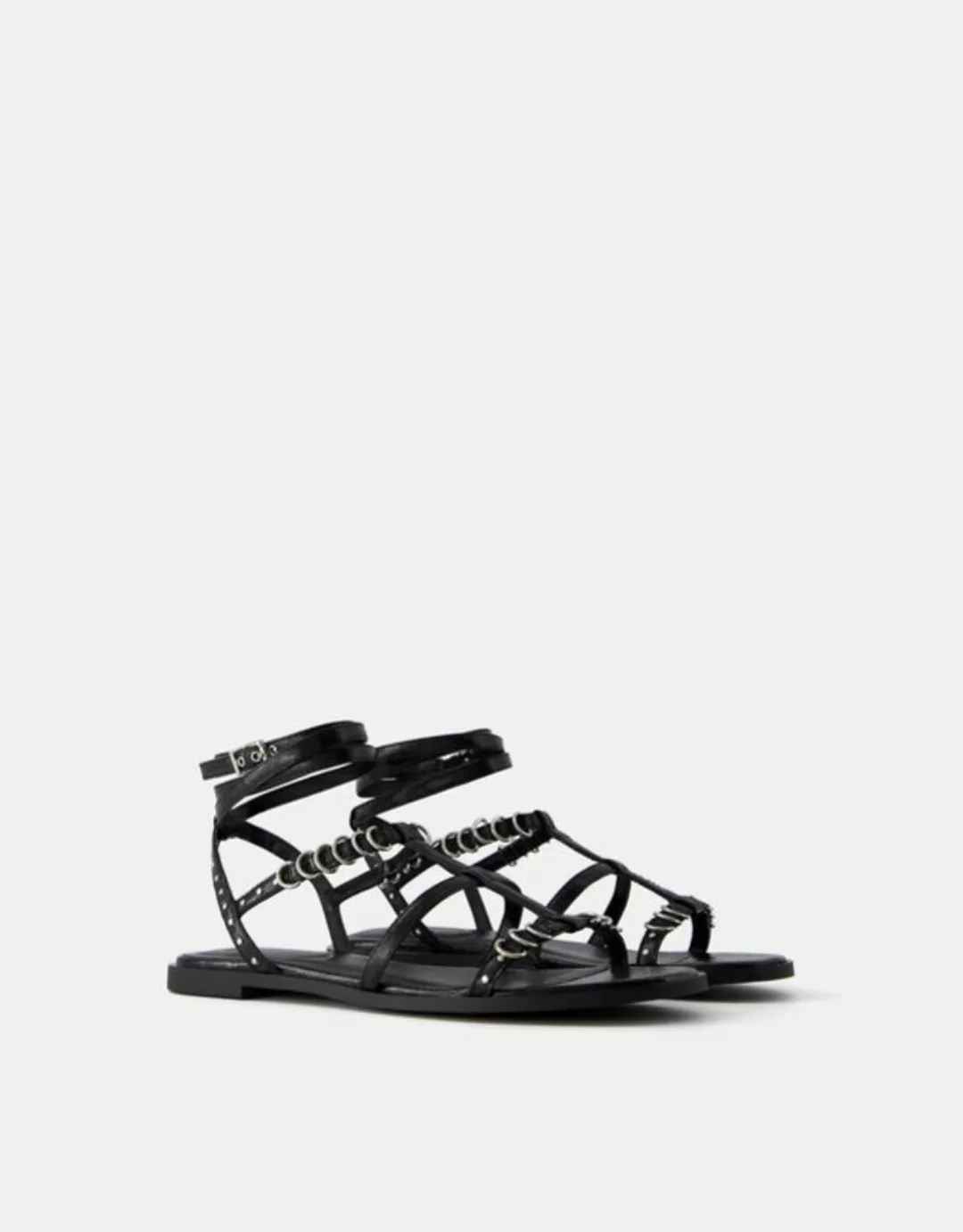 Bershka Flache Sandalen Mit Metallringen Damen 40 Schwarz günstig online kaufen