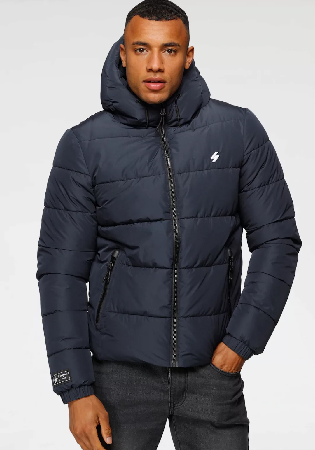 Superdry Steppjacke HOODED SPORTS PUFFR JACKET mit kontrastfarbener Sticker günstig online kaufen