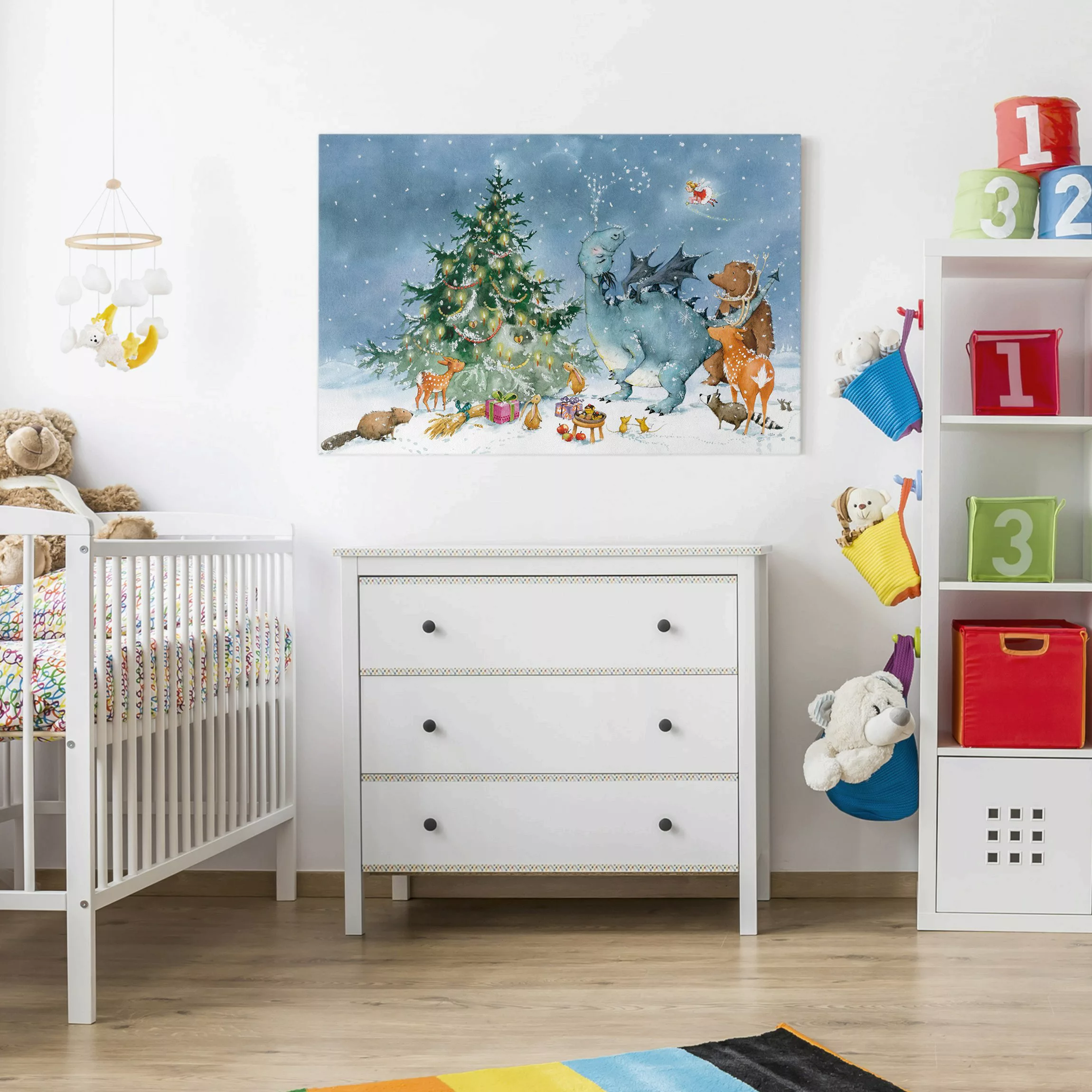 Leinwandbild Kinderzimmer - Querformat Wassili Waschbär - Das Weihnachtsfes günstig online kaufen