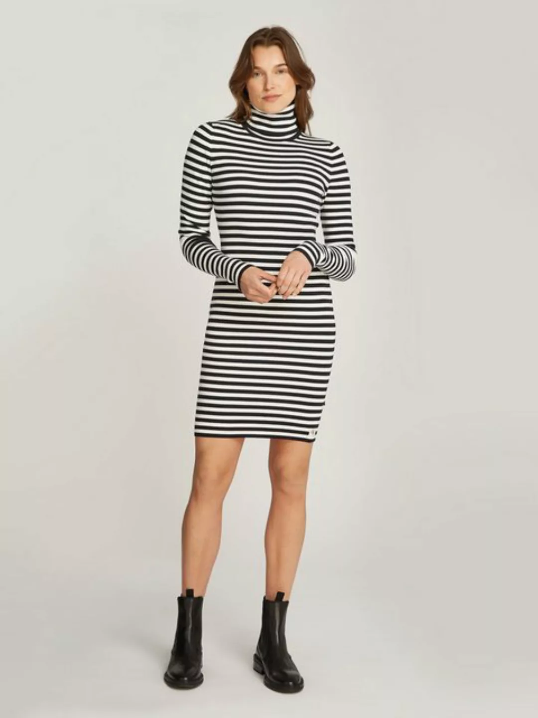 Calvin Klein Jeans Sweatkleid WOVEN LABEL TIGHT SWEATER DRESS mit Logopatch günstig online kaufen