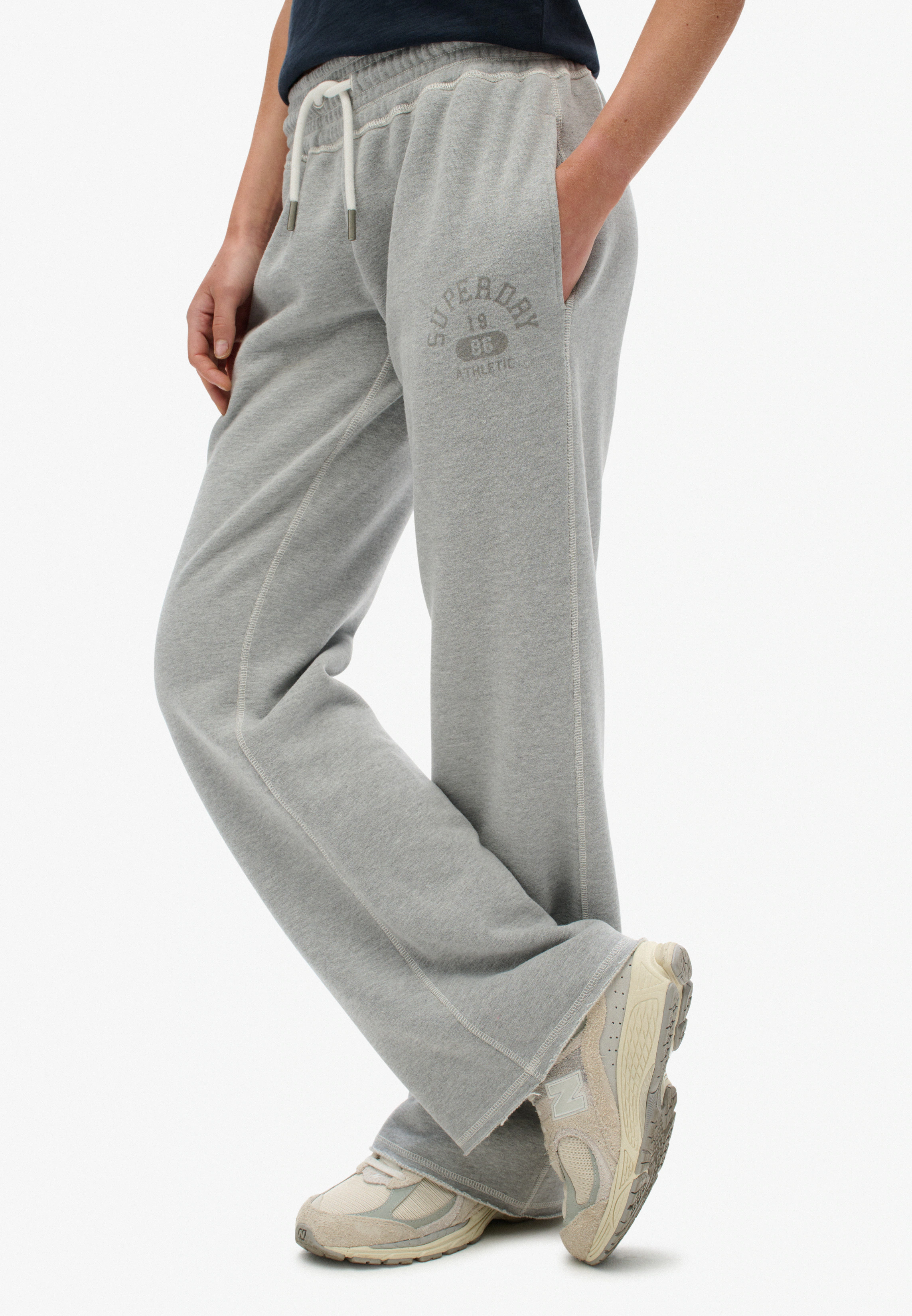 Superdry Sweathose "SU-ATHLETIC PRINT FLARE JOGGER" günstig online kaufen