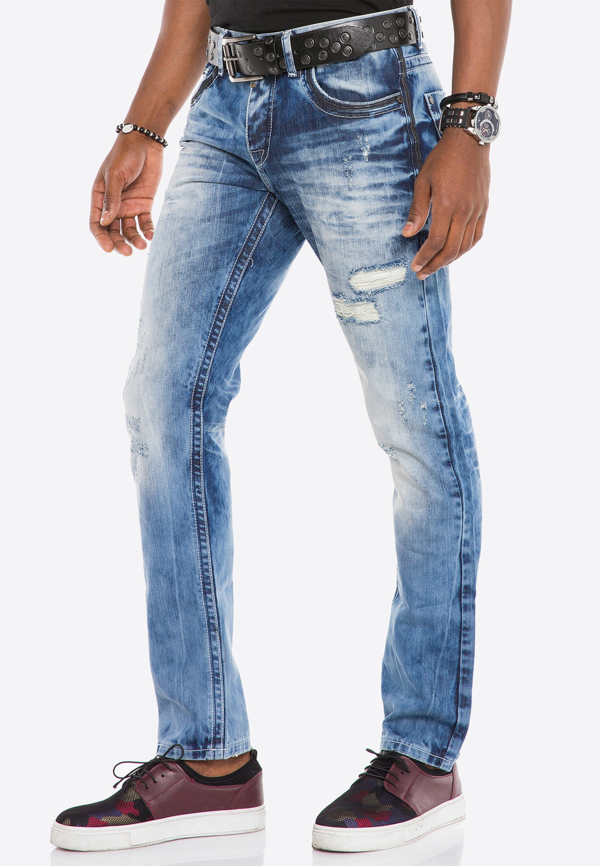 Cipo & Baxx Bequeme Jeans, mit modischen Stickereien in Straight Fit günstig online kaufen