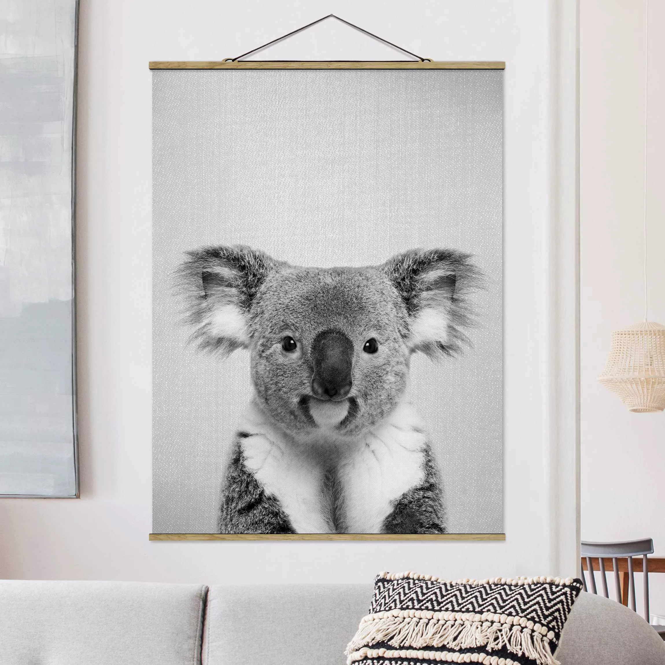 Stoffbild mit Posterleisten Koala Klaus Schwarz Weiß günstig online kaufen