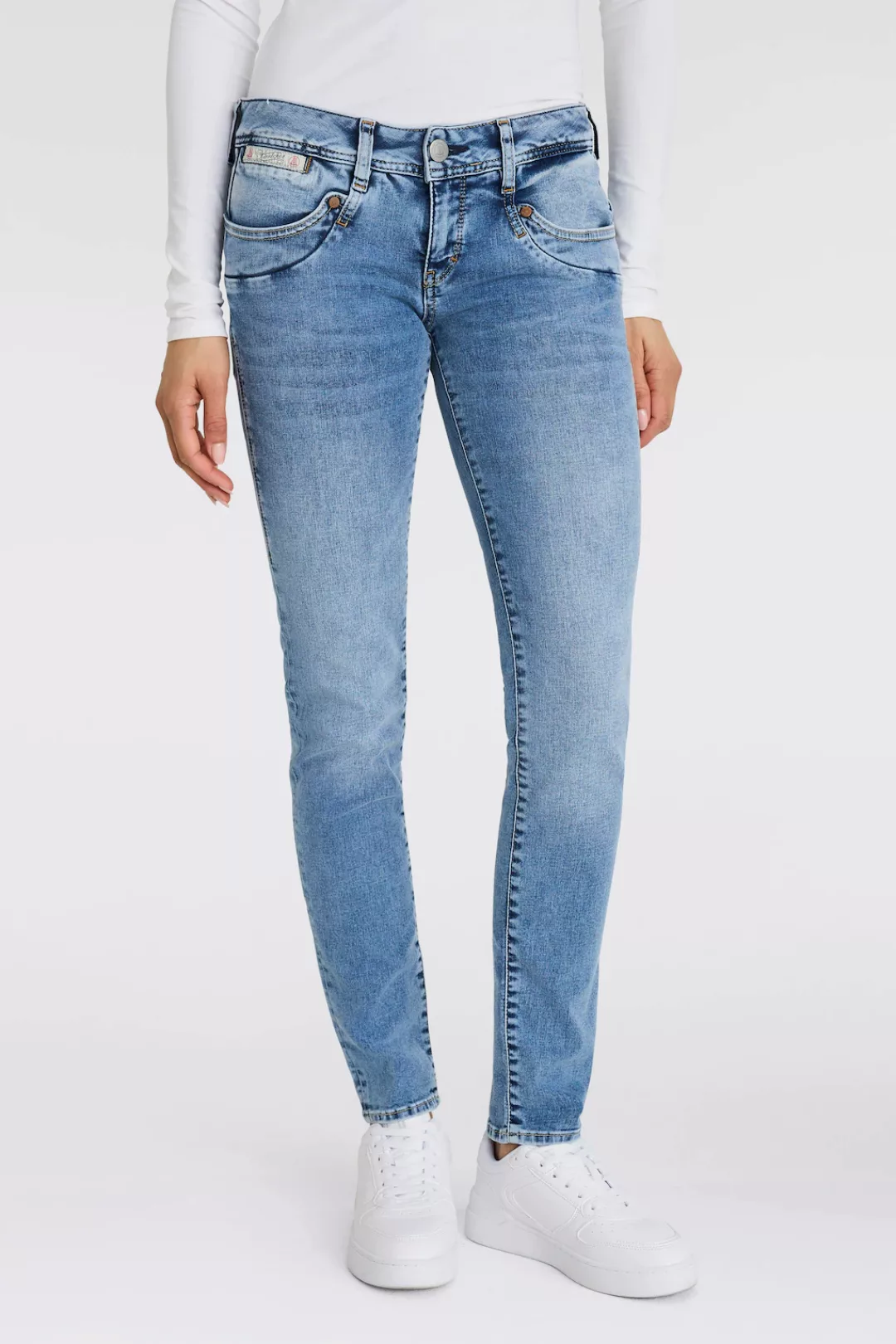 Herrlicher Slim-fit-Jeans "Piper Slim Reused Denim", mit Zierknöpfen an den günstig online kaufen