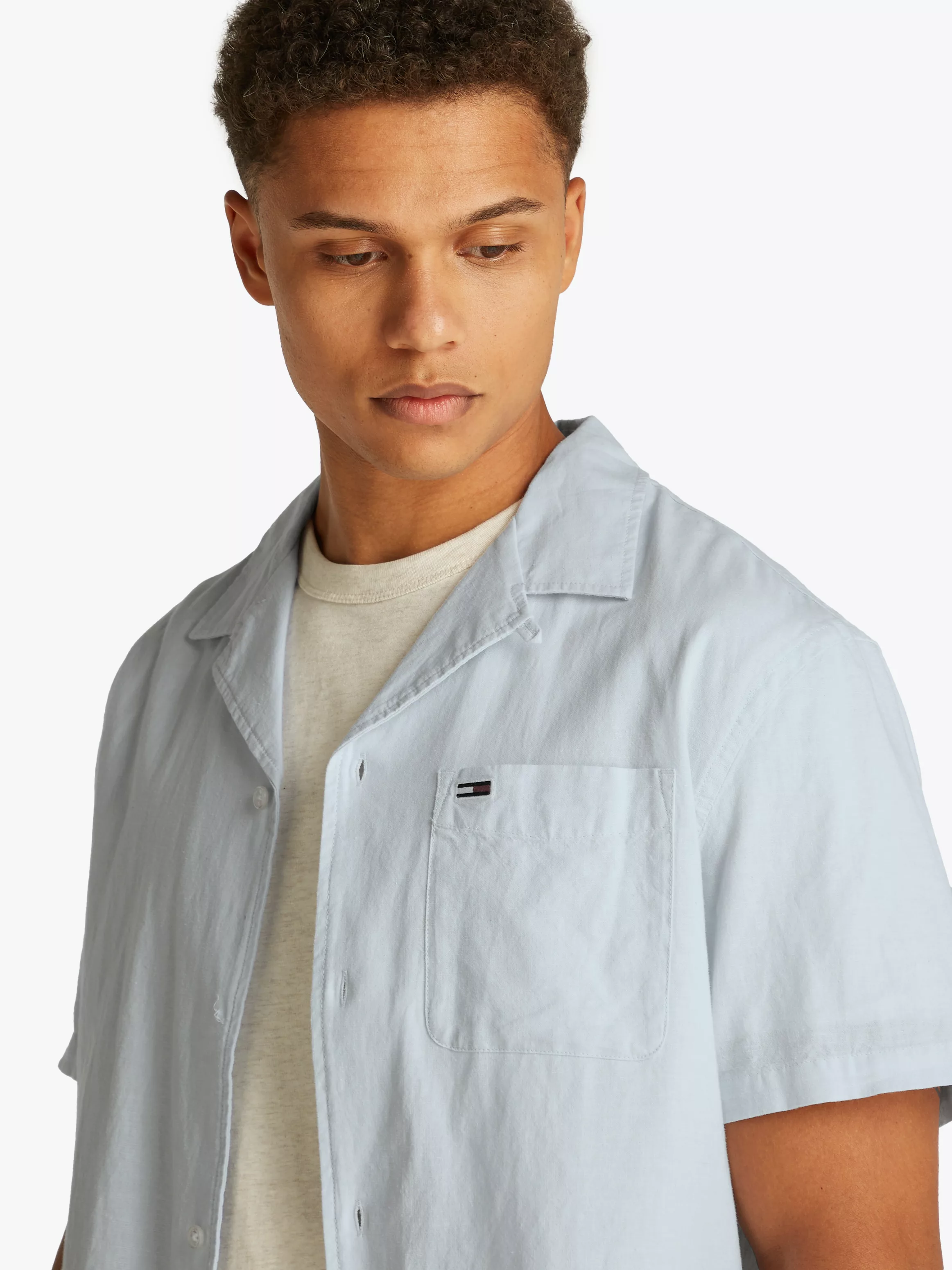 Tommy Jeans Kurzarmhemd "TJM LINEN BLEND CAMP SS EXT", Mit V-Ausschnitt günstig online kaufen