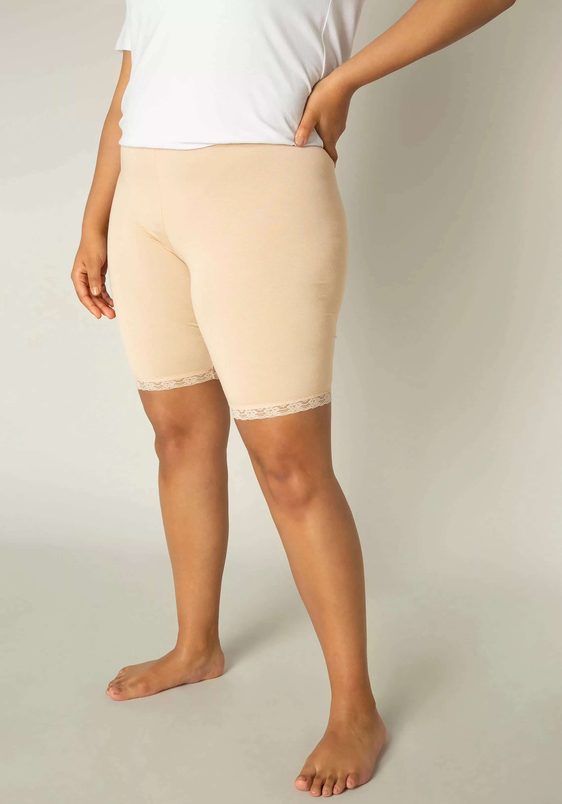 Base Level Curvy Radlerhose Ava mit Spitzenkante günstig online kaufen