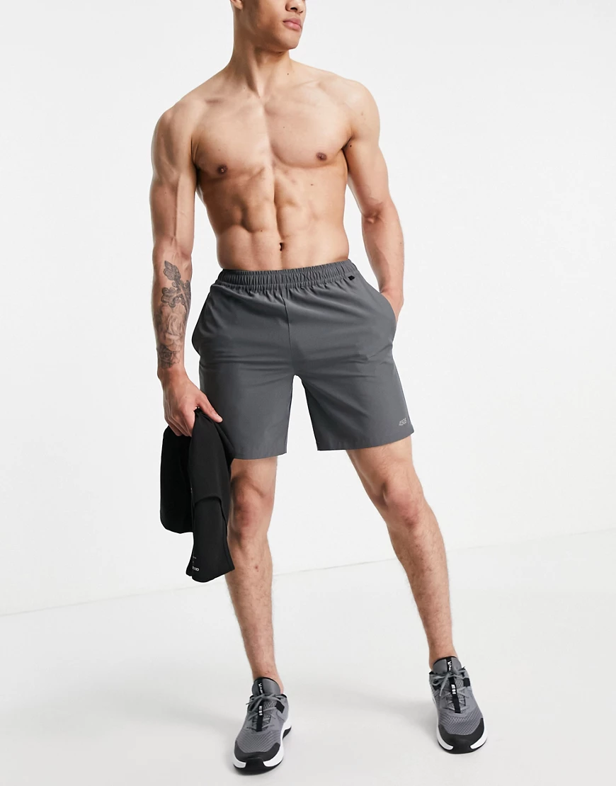 ASOS ‑ 4505 Icon – Schnelltrocknende Sportshorts in Dunkelgrau günstig online kaufen