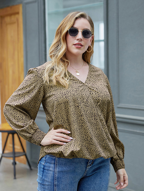 Plus Size Bluse mit V-Ausschnitt und langen Ärmeln mit Leopardenmuster günstig online kaufen