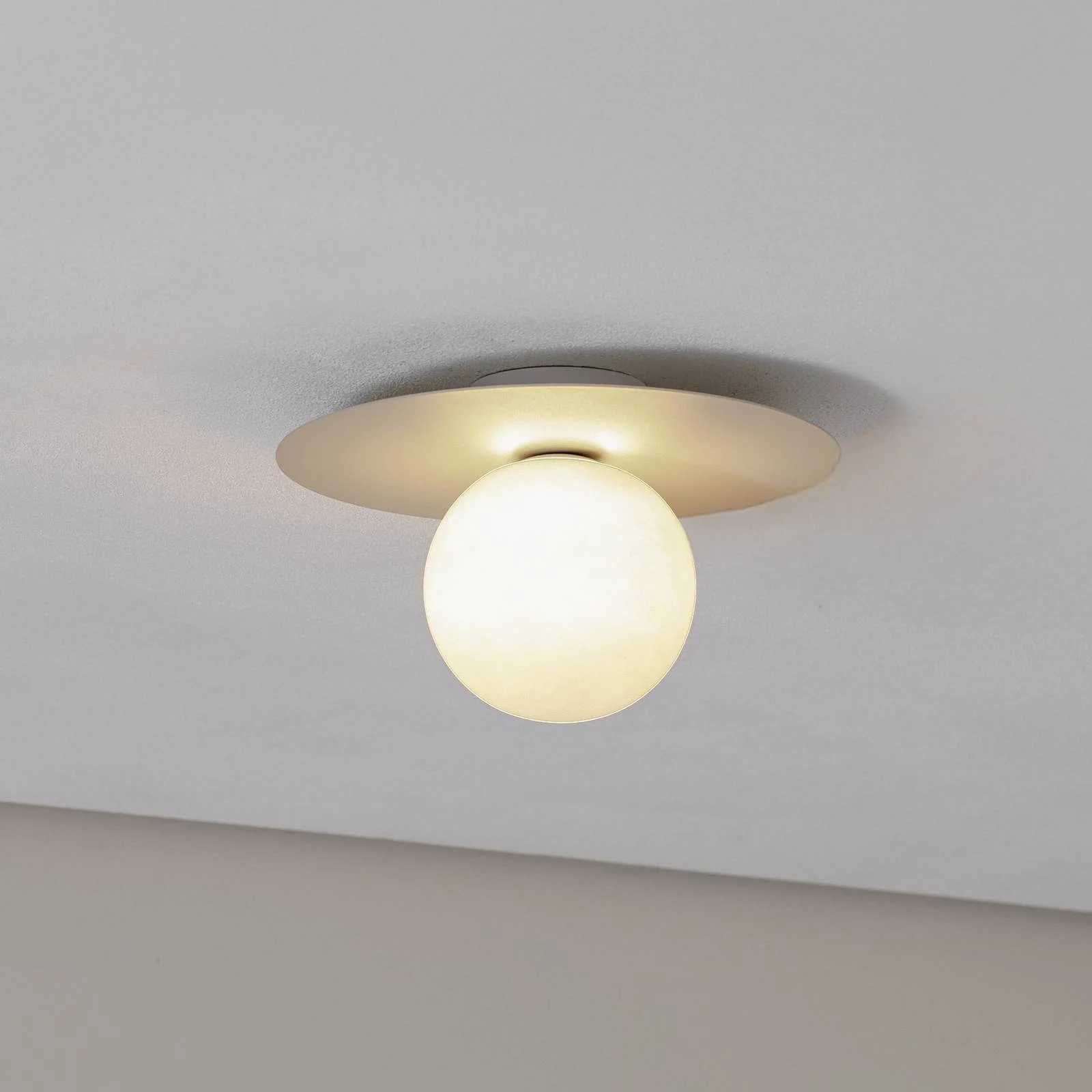 Deckenlampe Pixie, beige, Glas, Ø 25 cm, Kugel, G9 günstig online kaufen