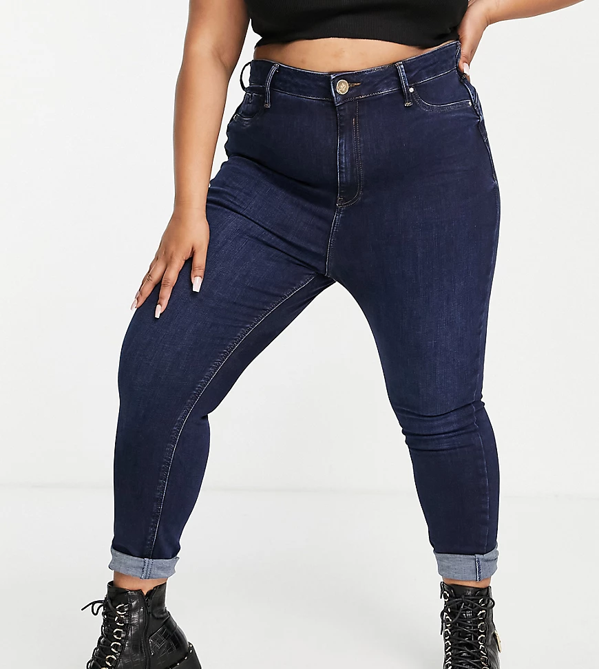 River Island Plus – Eng geschnittene, figurformende Jeans in Dunkelblau mit günstig online kaufen