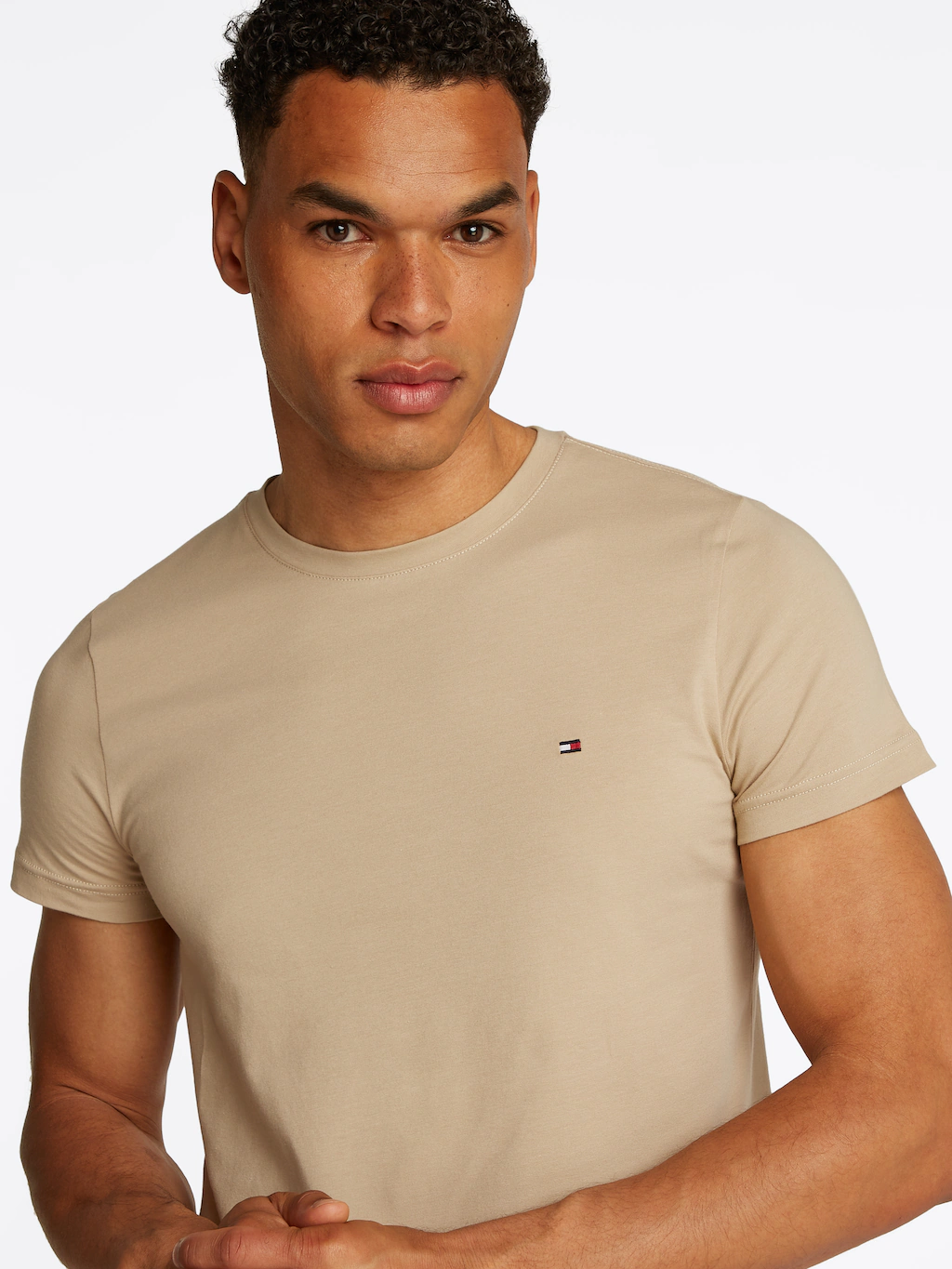 Tommy Hilfiger T-Shirt "STRETCH SLIM FIT TEE mit Rundhals und Logostickerei günstig online kaufen