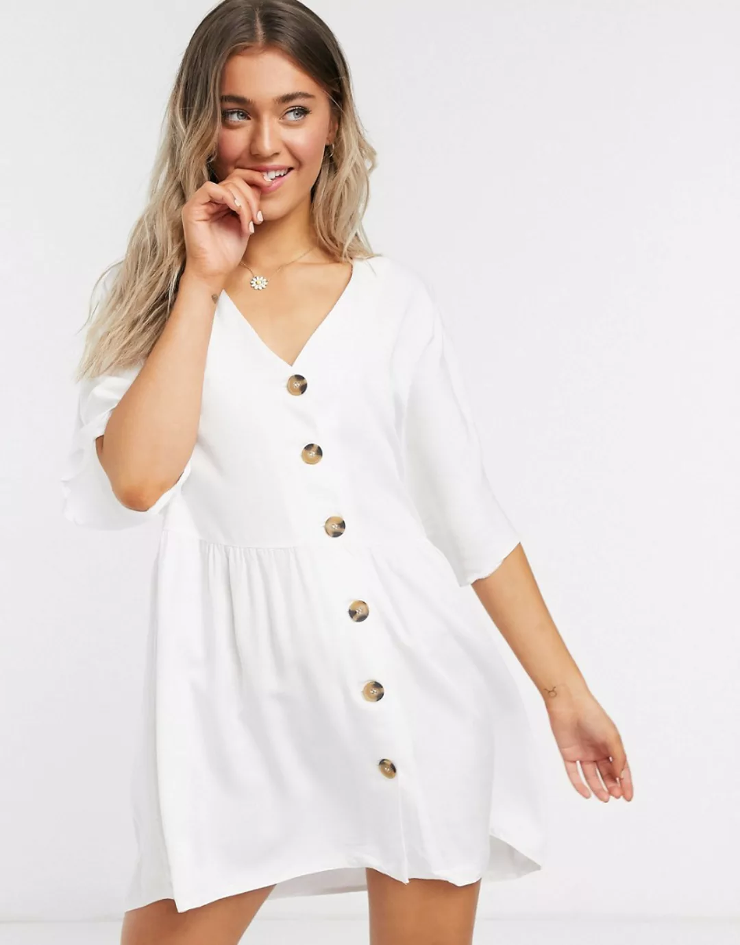 ASOS DESIGN – Mini-Hängerkleid mit V-Ausschnitt und Knopfleiste in Weiß günstig online kaufen