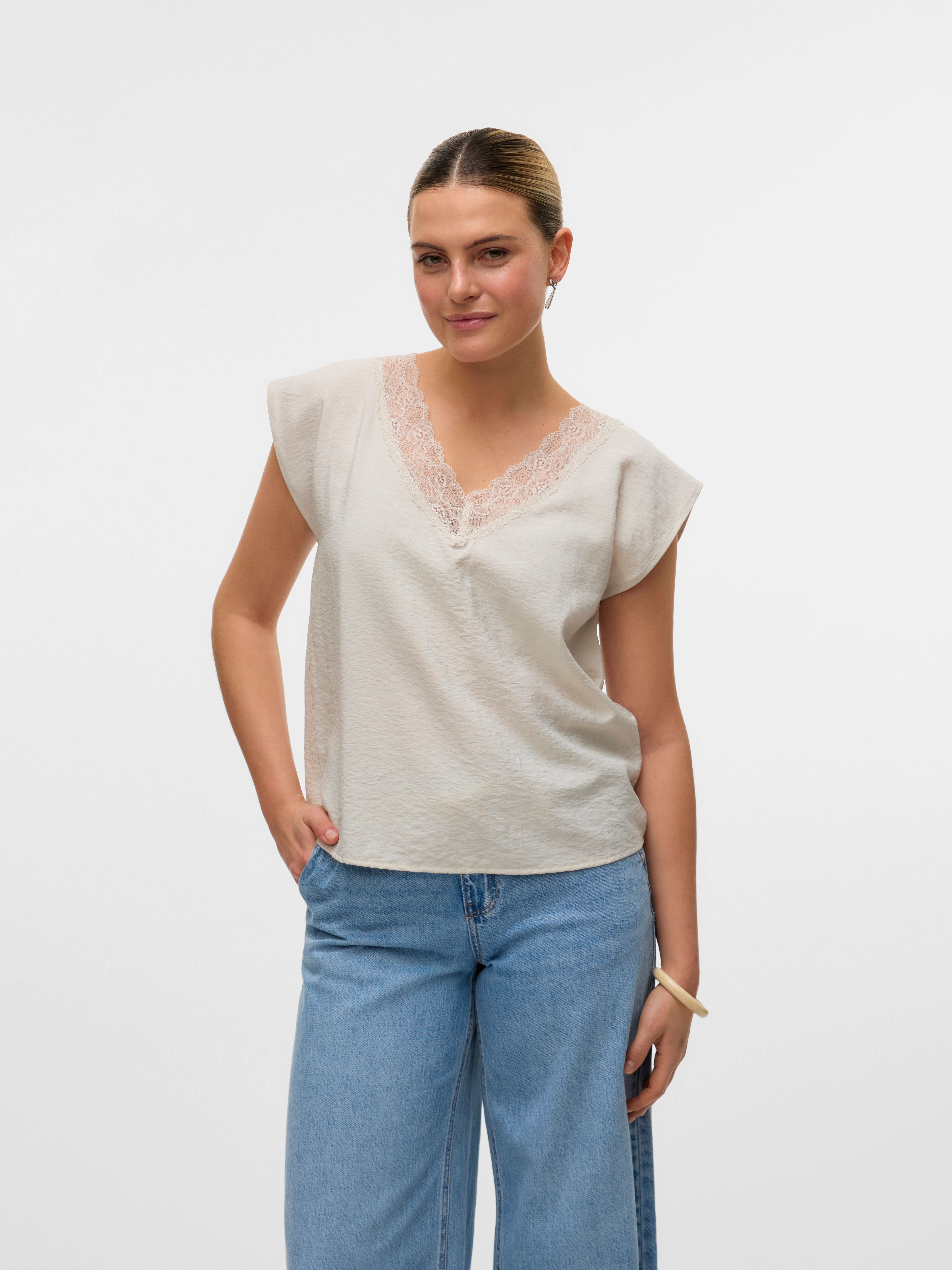 Vero Moda Spitzentop "VMSAFA SL V-NECK LACE TOP WVN GA NOOS" günstig online kaufen