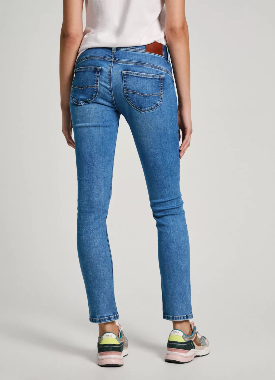 Pepe Jeans Slim-fit-Jeans "SLIM JEANS LW, mit niedriger Leibhöhe" günstig online kaufen