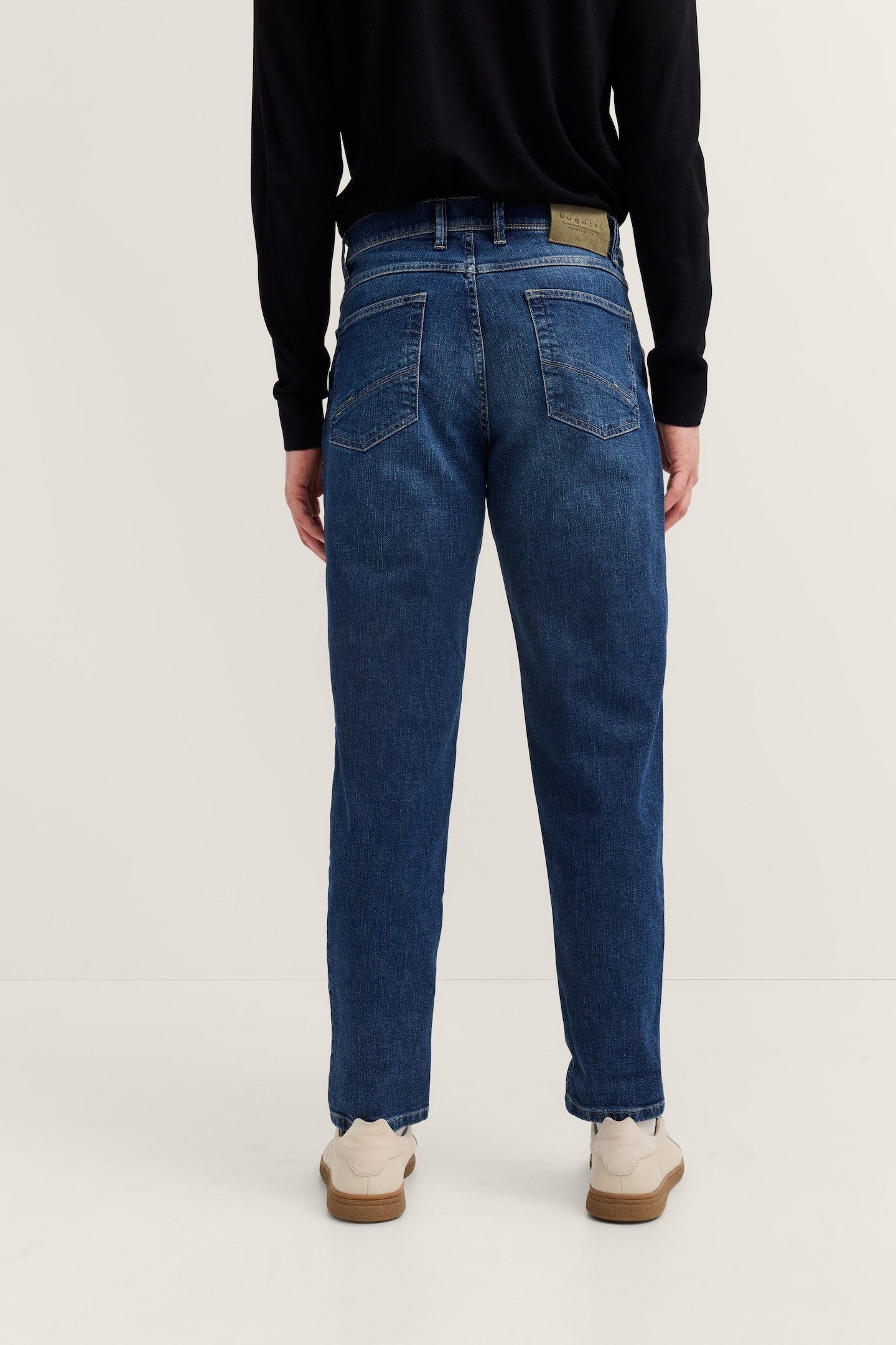 bugatti 5-Pocket-Jeans "Tapered Fit", aus Stretch Handcrafted Denim günstig online kaufen