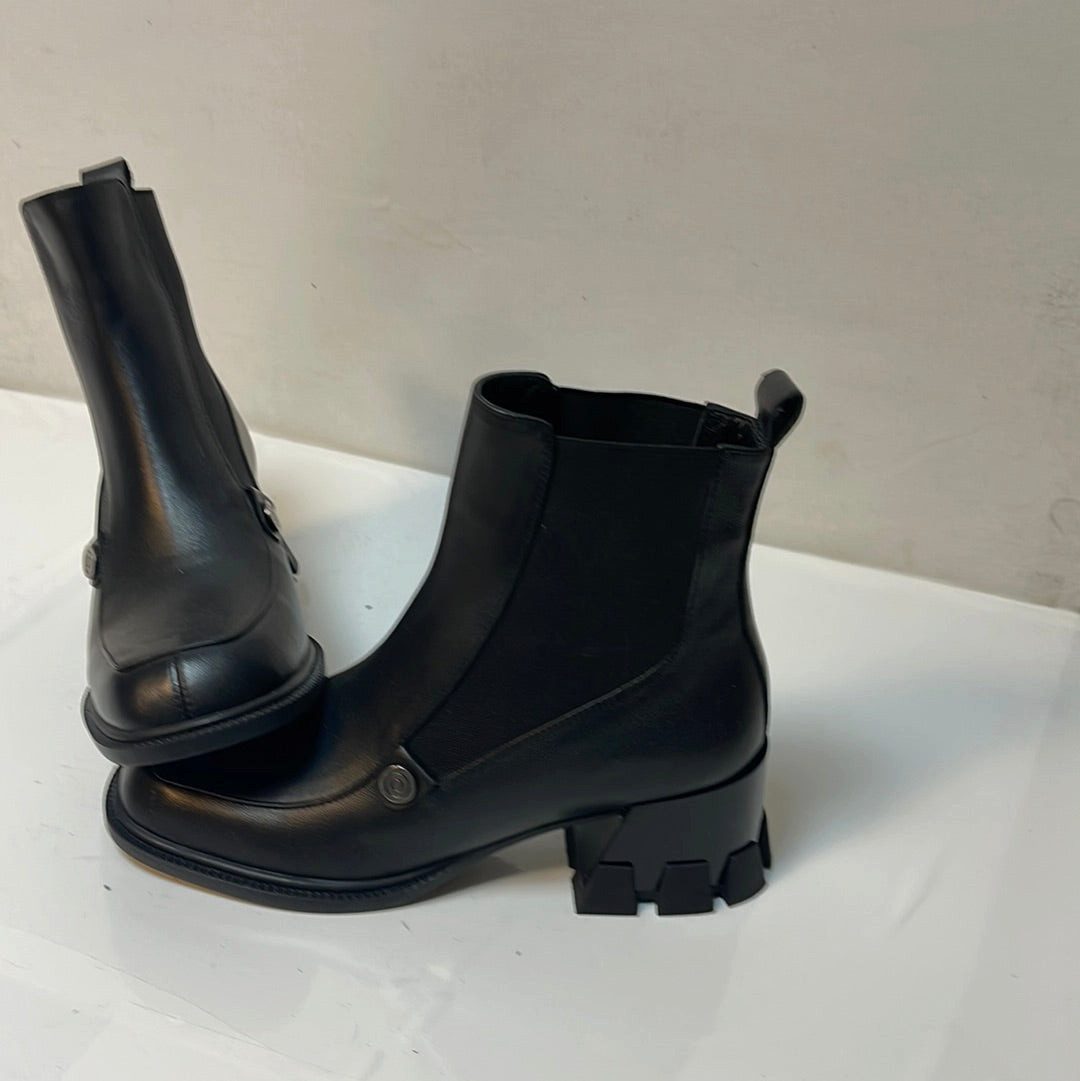 LaMarta Damen Chelsea Stiefel Schwarz – günstig online kaufen