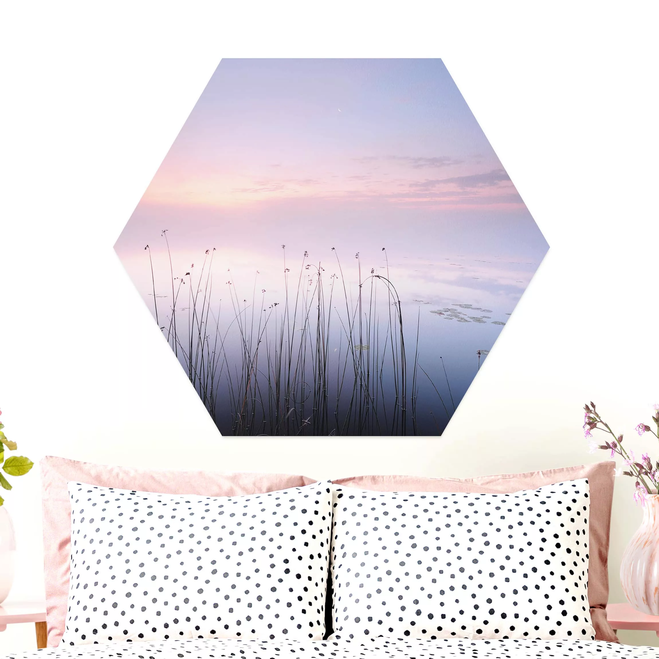 Hexagon-Alu-Dibond Bild Blumen Idylle am See günstig online kaufen