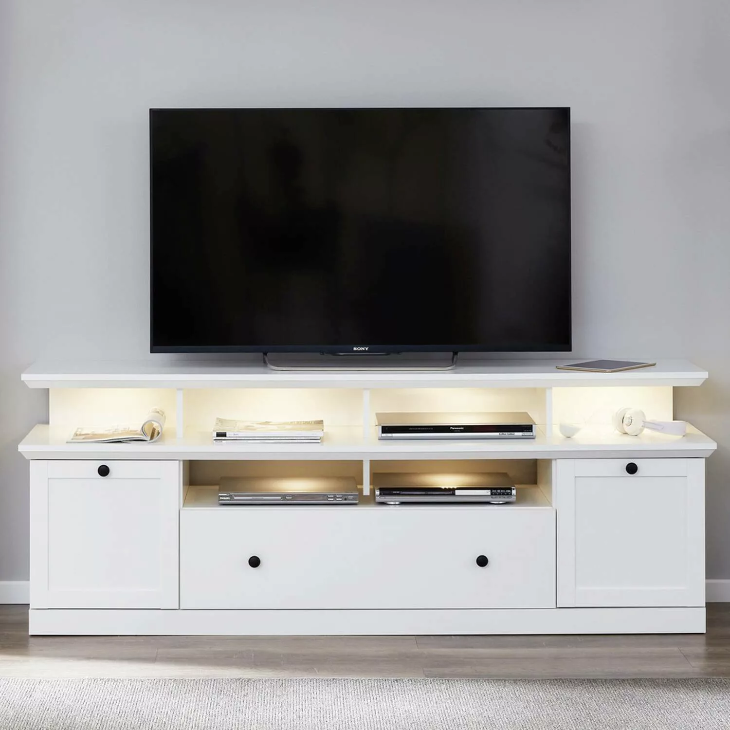 Lomadox TV Schrank weiß mit LED-Unterbaubeleuchtung BERGAMA-19 Landhausstil günstig online kaufen