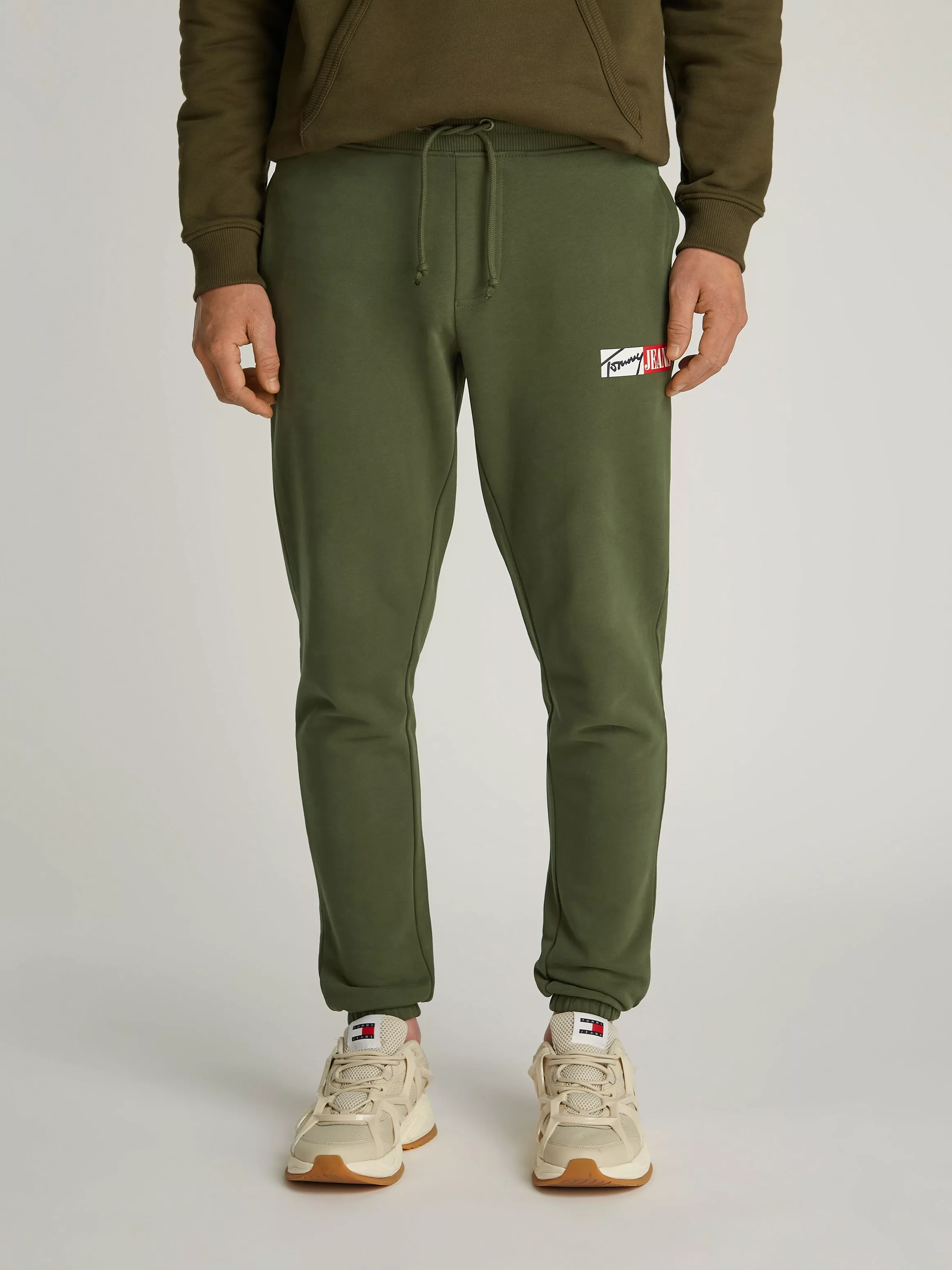 Tommy Jeans Jogginghose "TJM SLIM ENTRY SWEATPANT", mit Logo günstig online kaufen