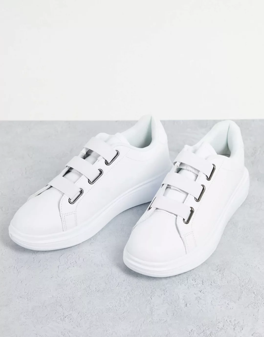 Brave Soul – Riemchen-Sneaker in Weiß mit Einsatz hinten günstig online kaufen
