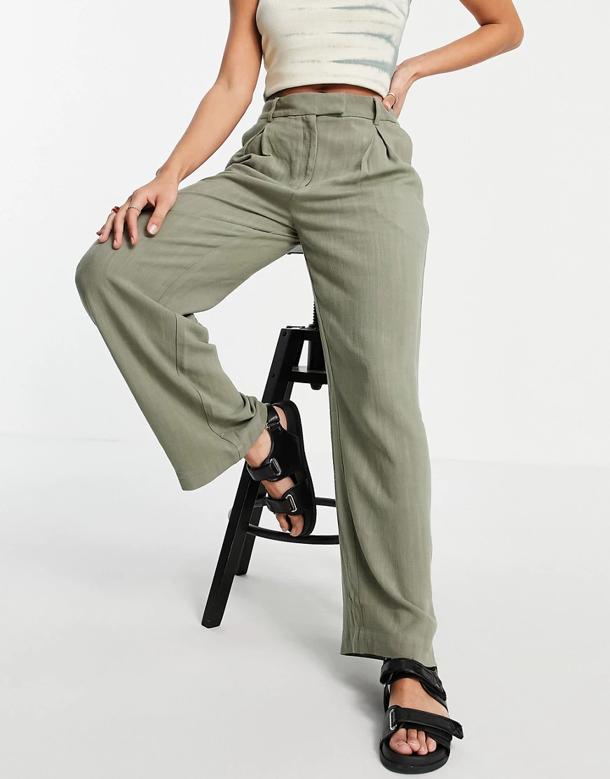 Weekday – Lilah – Figurbetonte Hose in Khaki-Grün günstig online kaufen