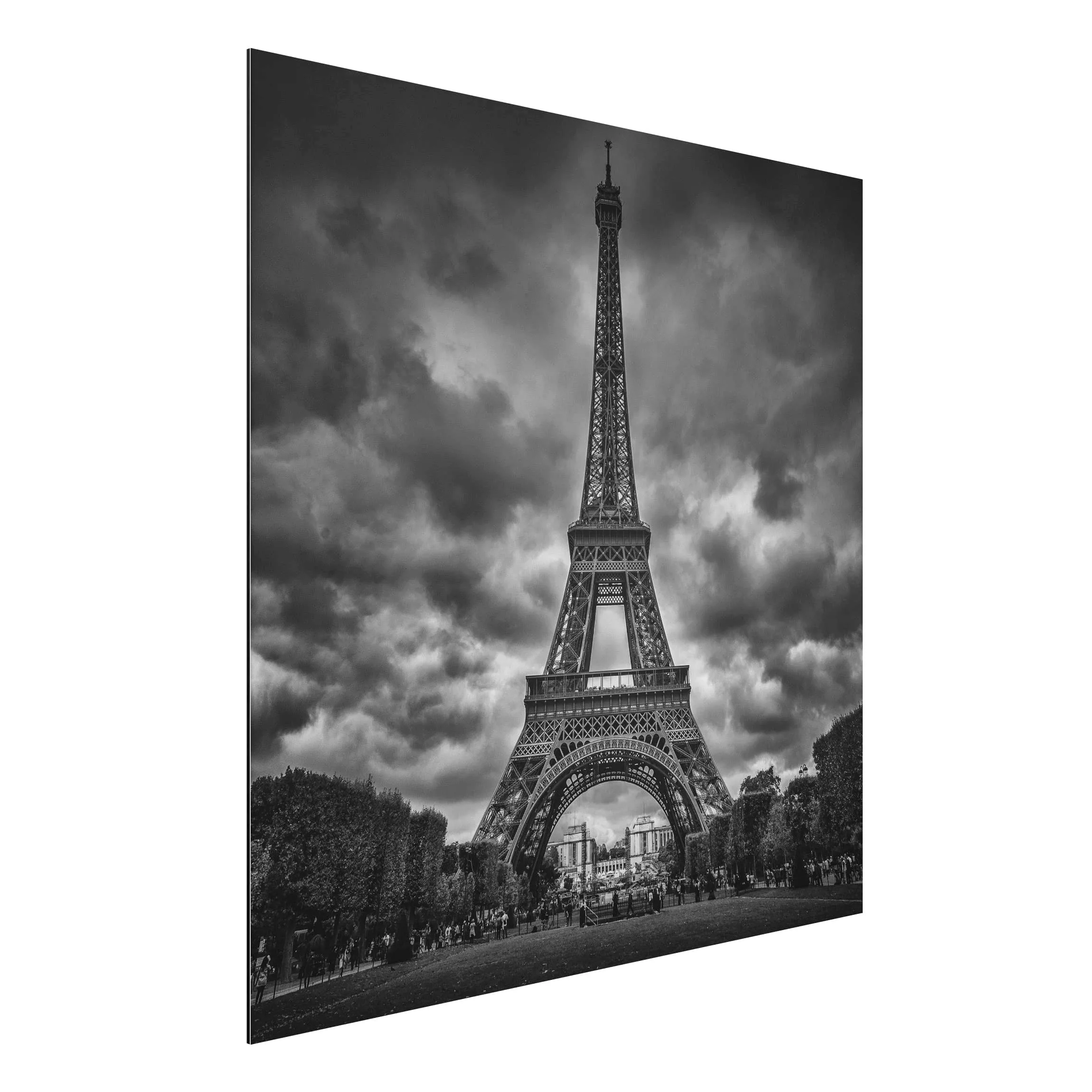 Alu-Dibond Bild Schwarz-Weiß - Quadrat Eiffelturm vor Wolken schwarz-weiß günstig online kaufen