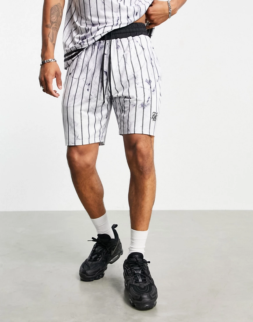 SikSilk – Lockere Shorts in Weiß mit Marmormuster günstig online kaufen