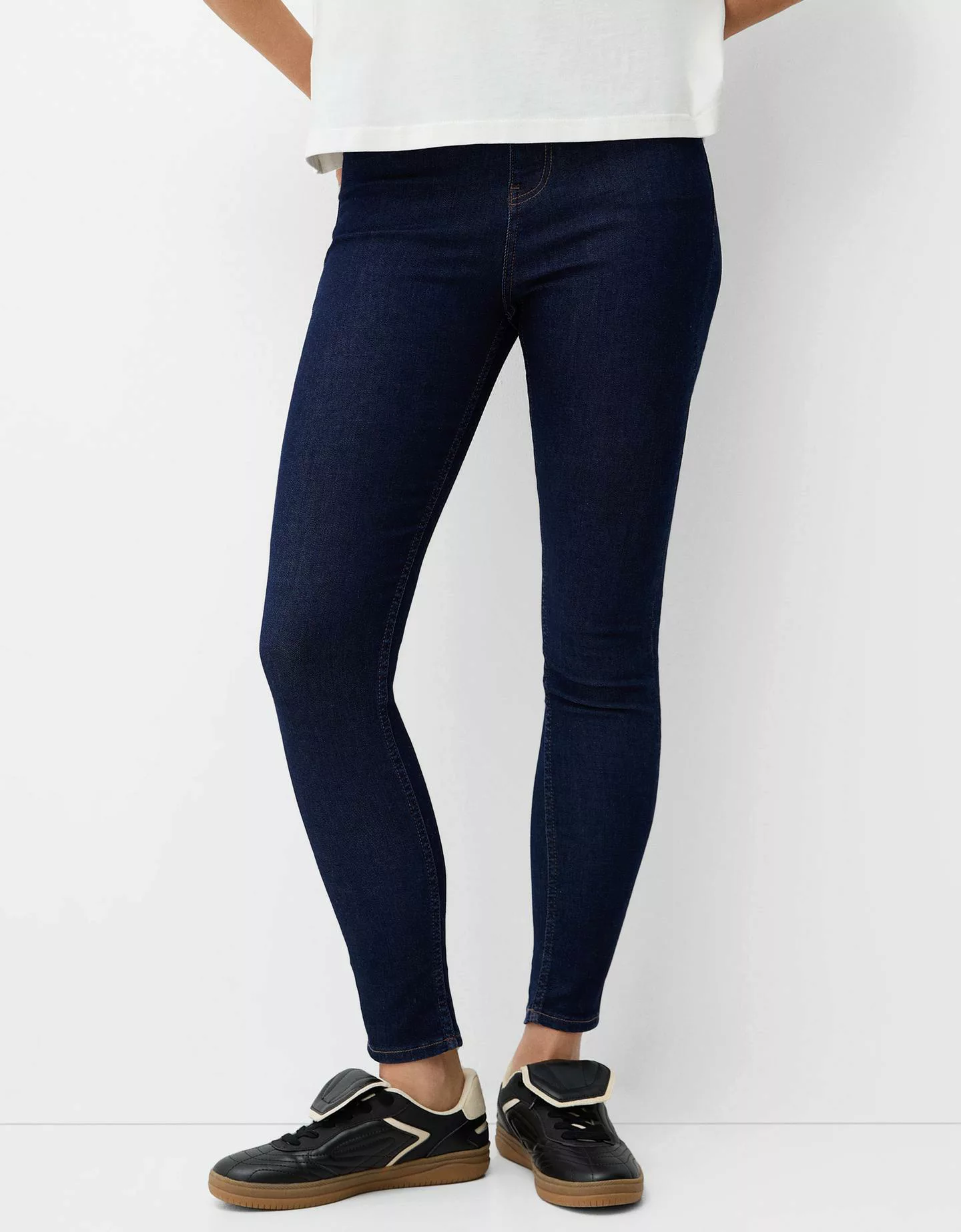 Bershka Skinny-Jeans Mit Sehr Hohem Bund Damen 38 Marinenblau günstig online kaufen