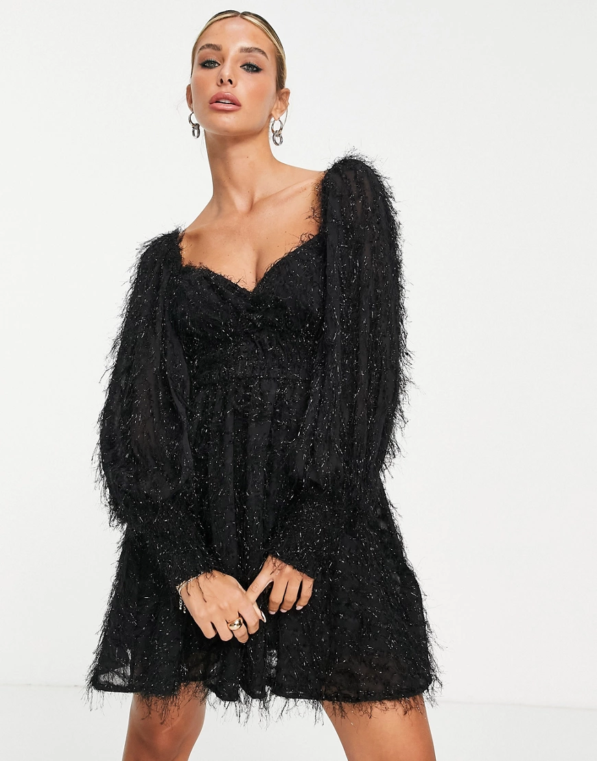 ASOS DESIGN – Flauschiges Minikleid in Schwarz mit Raffung an der Brust und günstig online kaufen